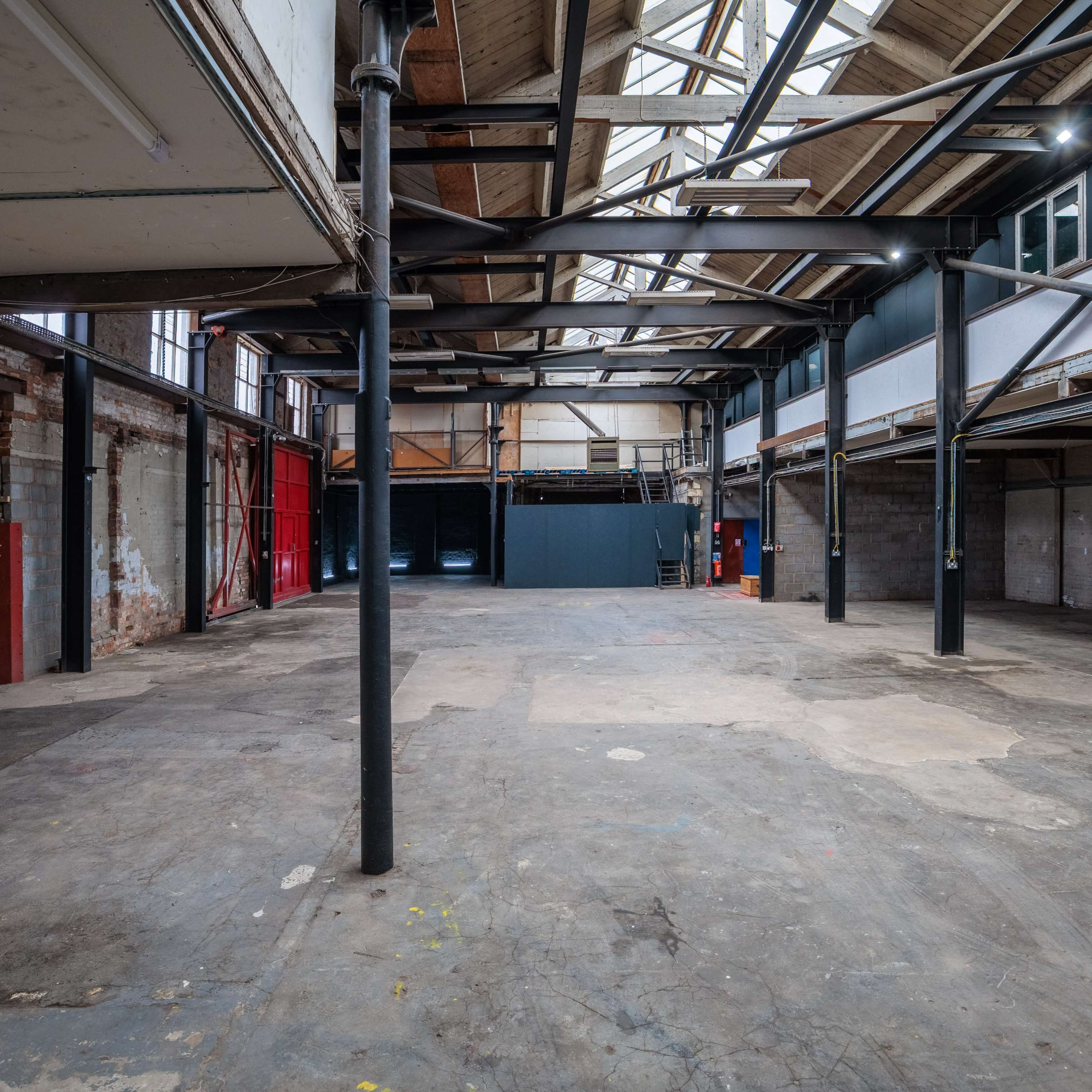Warehouse studio with infinity cove Image in Salford, Salford, England