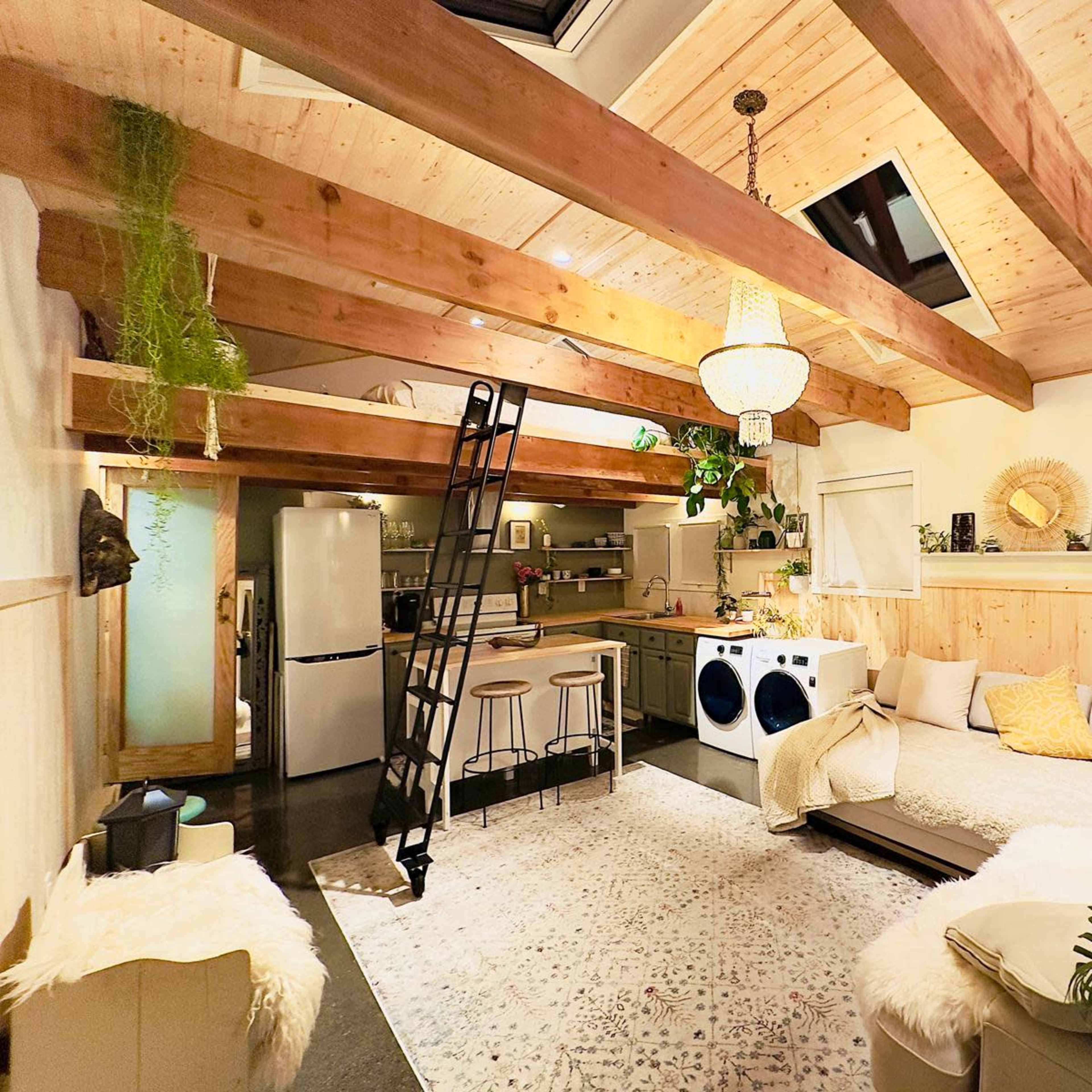 North Vancouver Loft Image in North Vancouver, North Vancouver, BC