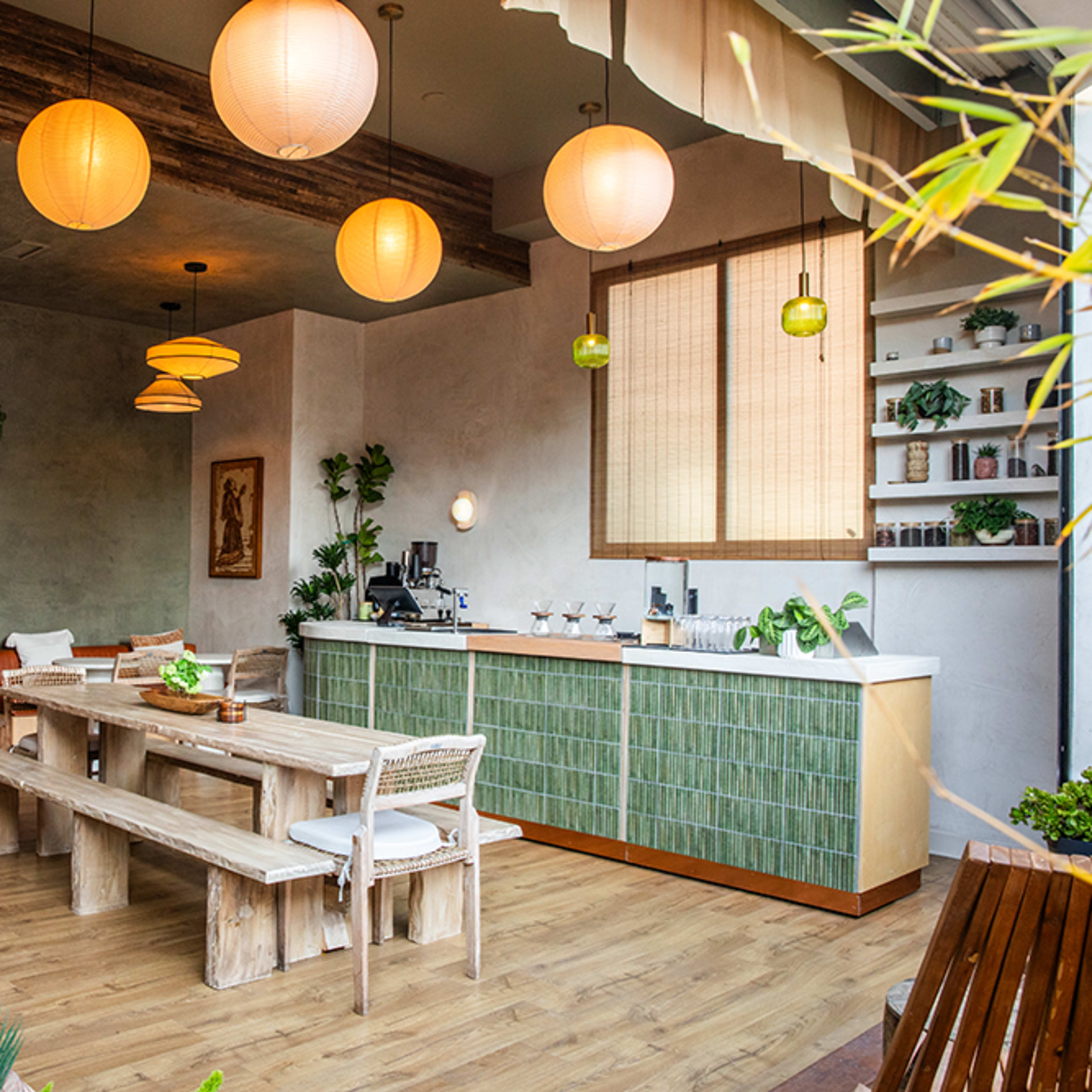 Charming Dining Room & Café with Indoor-Outdoor Flow Image in Venice, Los Angeles, CA
