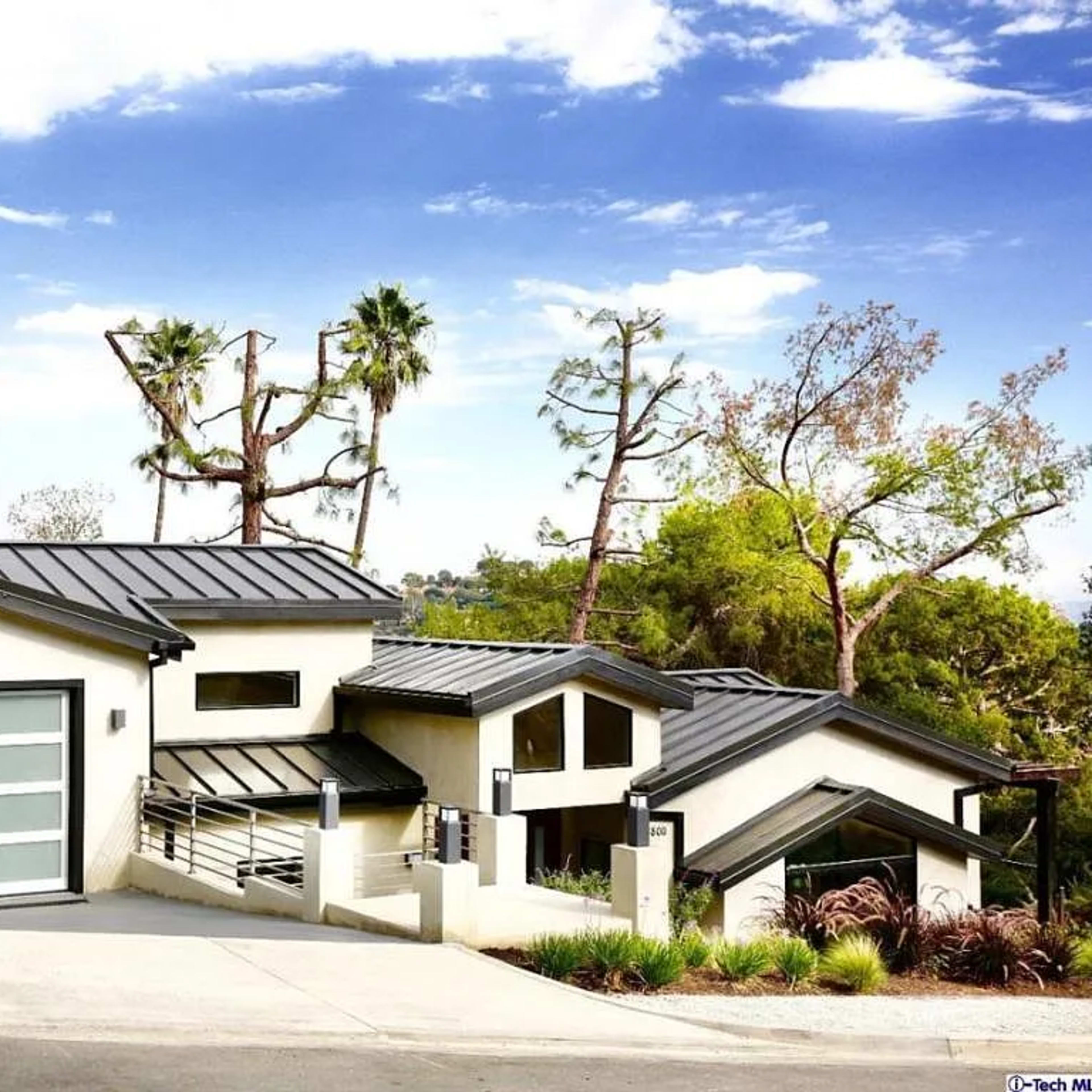 Modern Retreat with Scenic View Image in La Cañada Flintridge, La Cañada Flintridge, CA