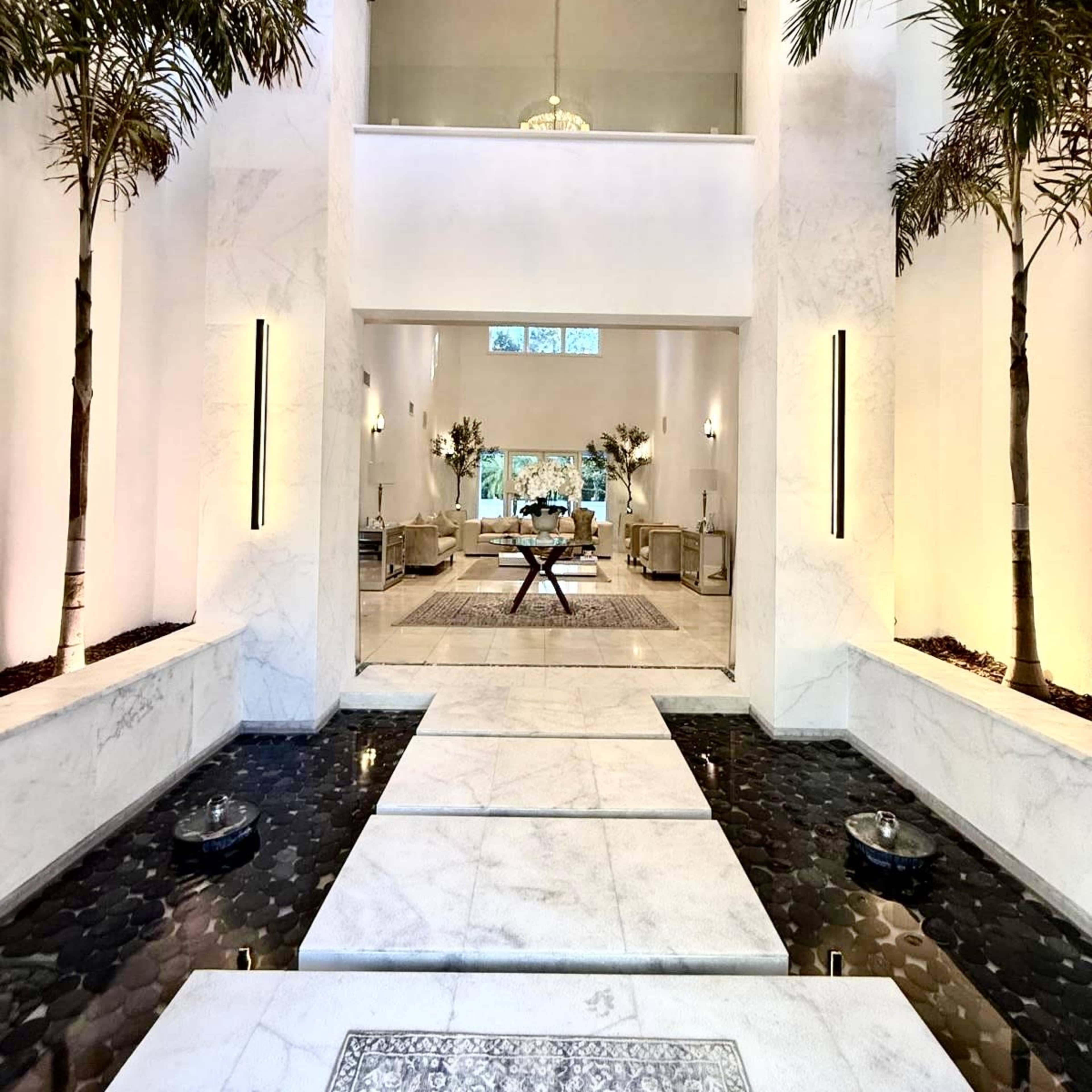 Luxury unique design Image in Hammock Oaks, Coral Gables, FL