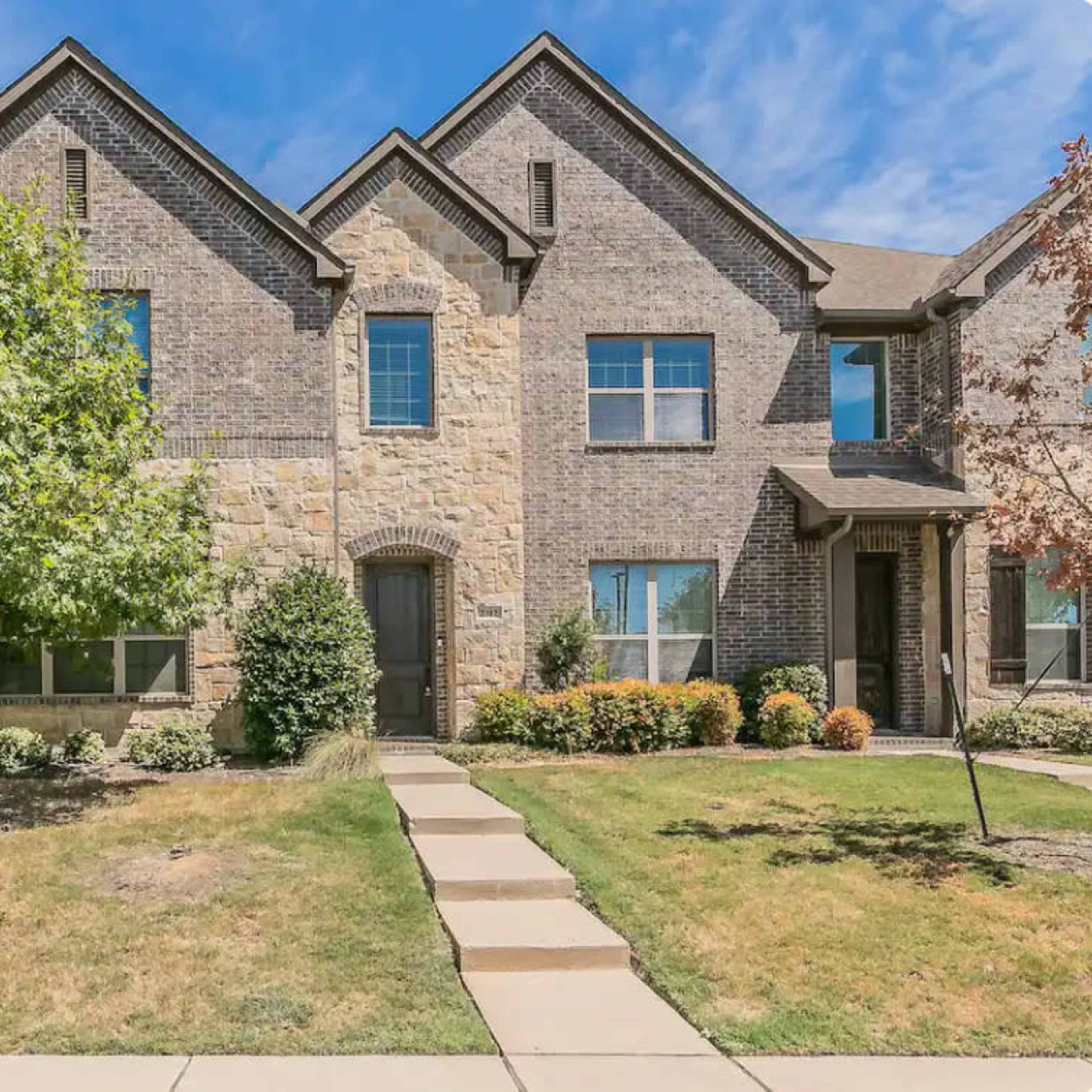 Luxury Townhome Image in McKinney, McKinney, TX