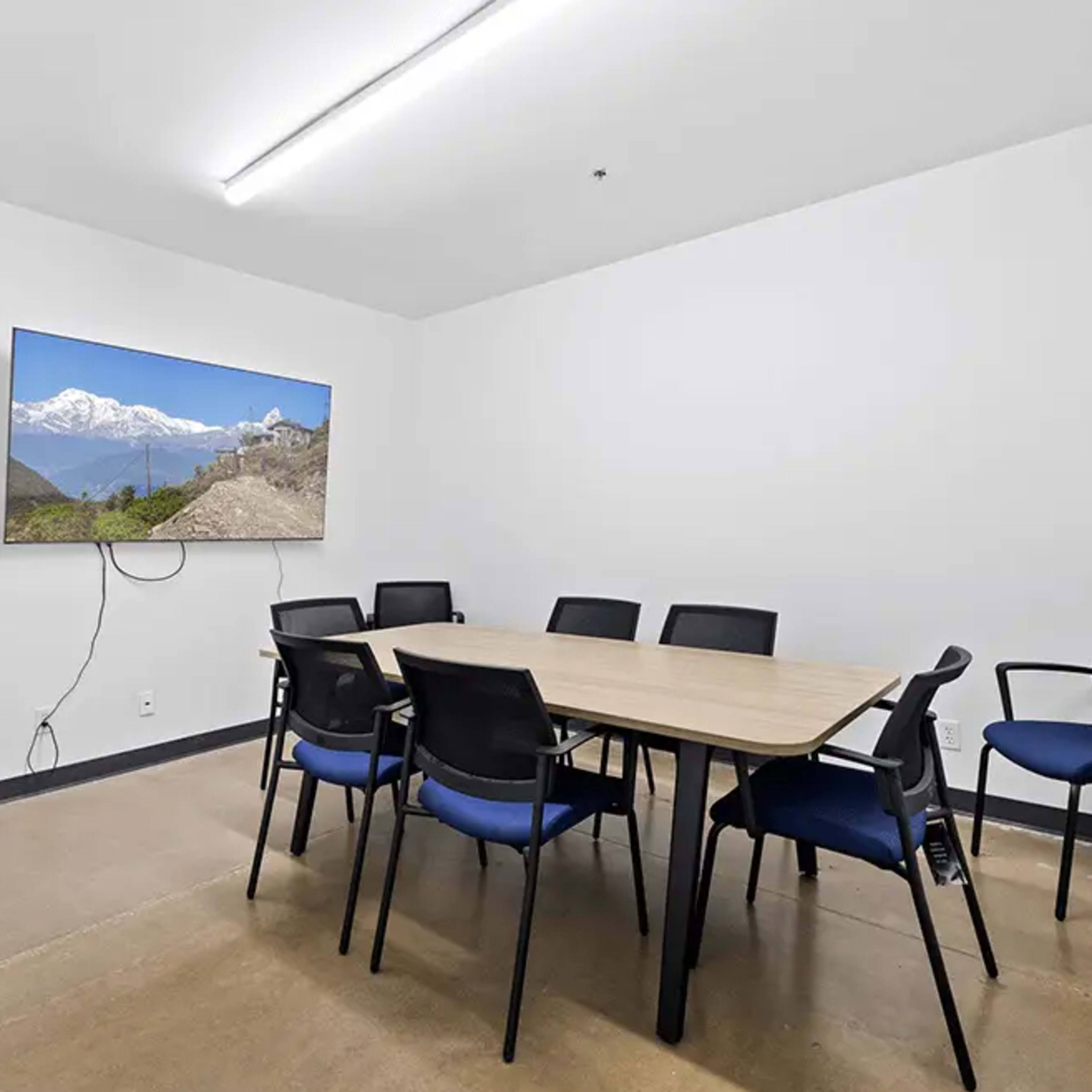 Stylish & Secure Conference Room with Premium Amenities Image in Rosemont, Fort Worth, TX