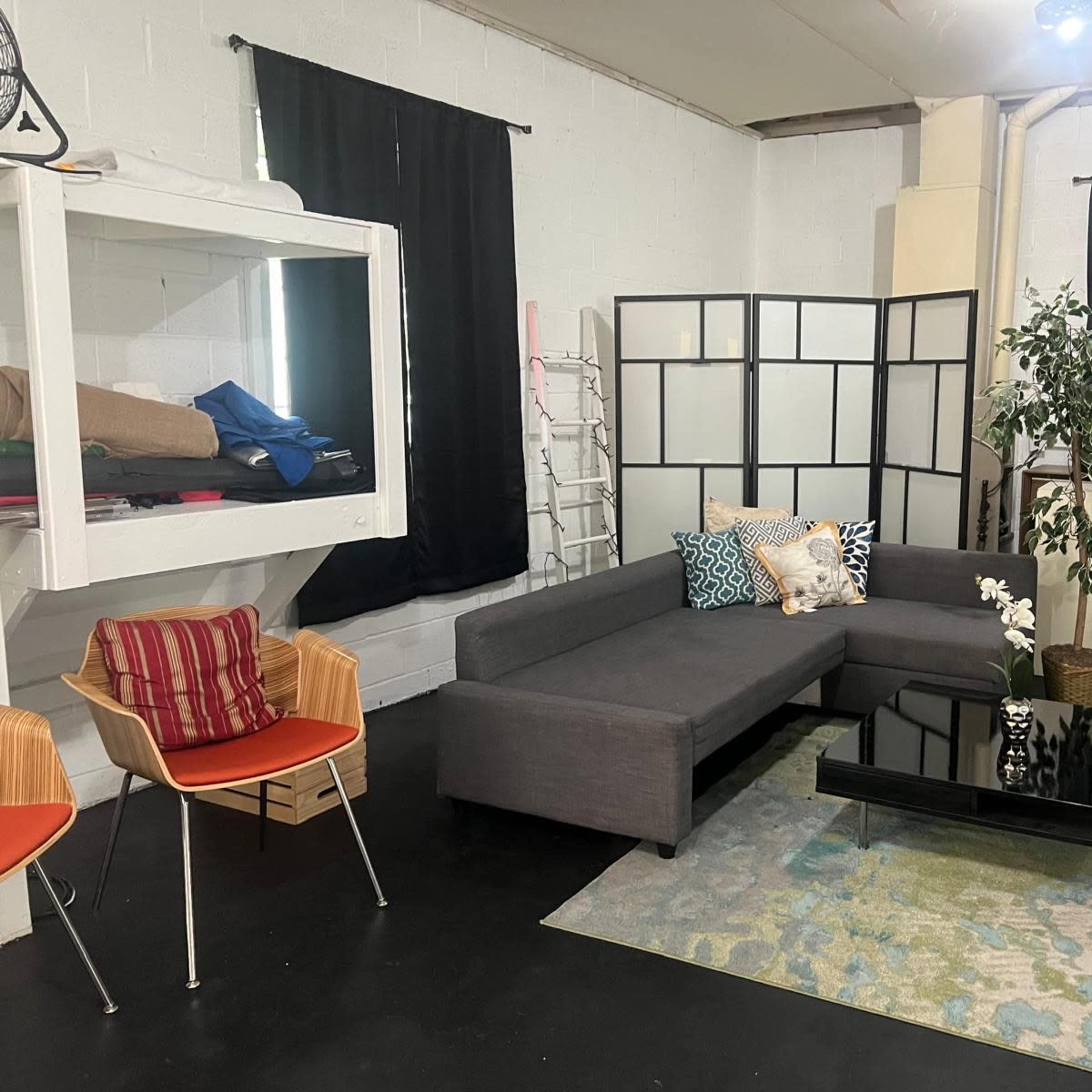 Large Photo and Video Studio Downtown with Parking, seamless paper, lighting and creative sets designs Image in , Fayetteville, GA