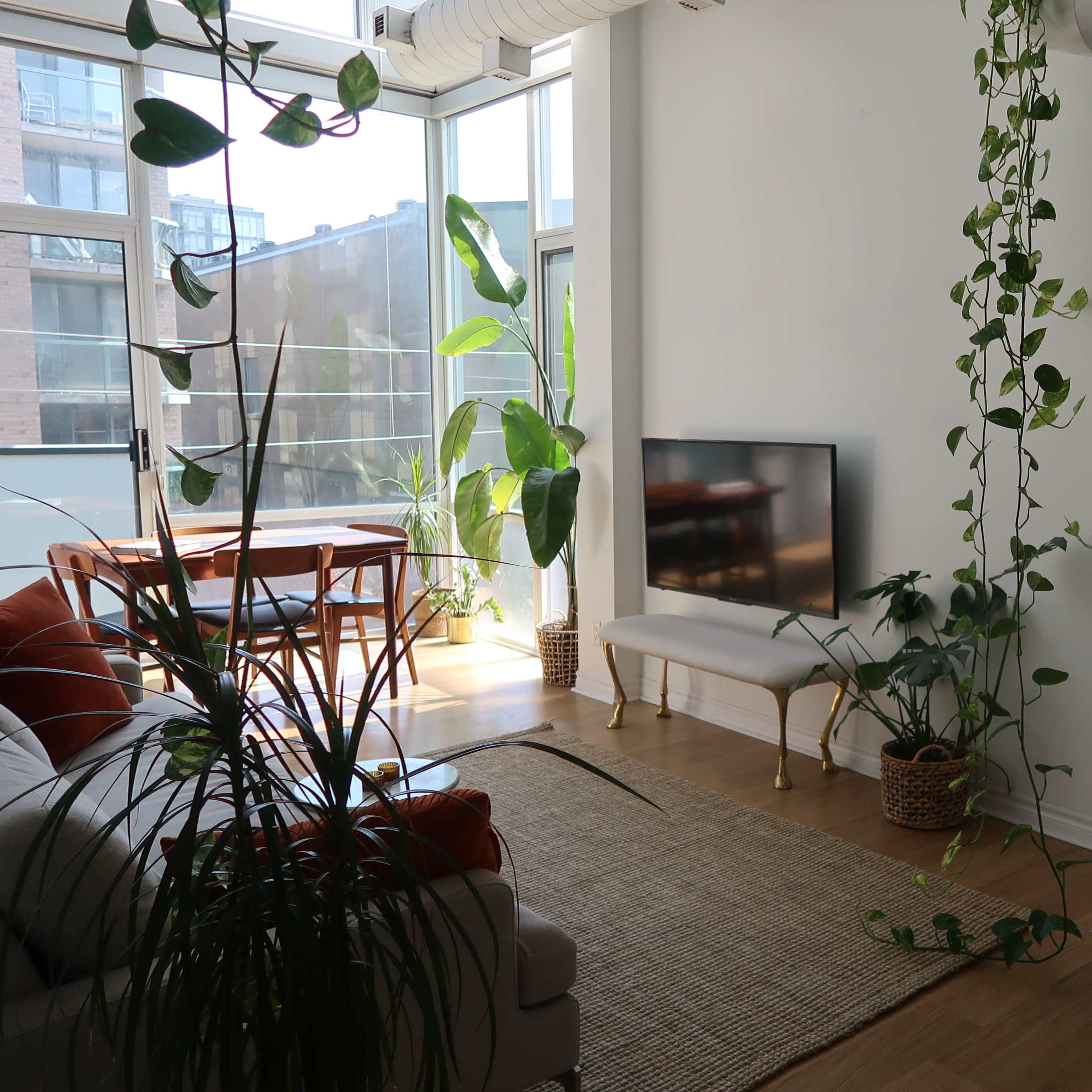 Light-filled Downtown Loft Image in St. Lawrence, Toronto, ON