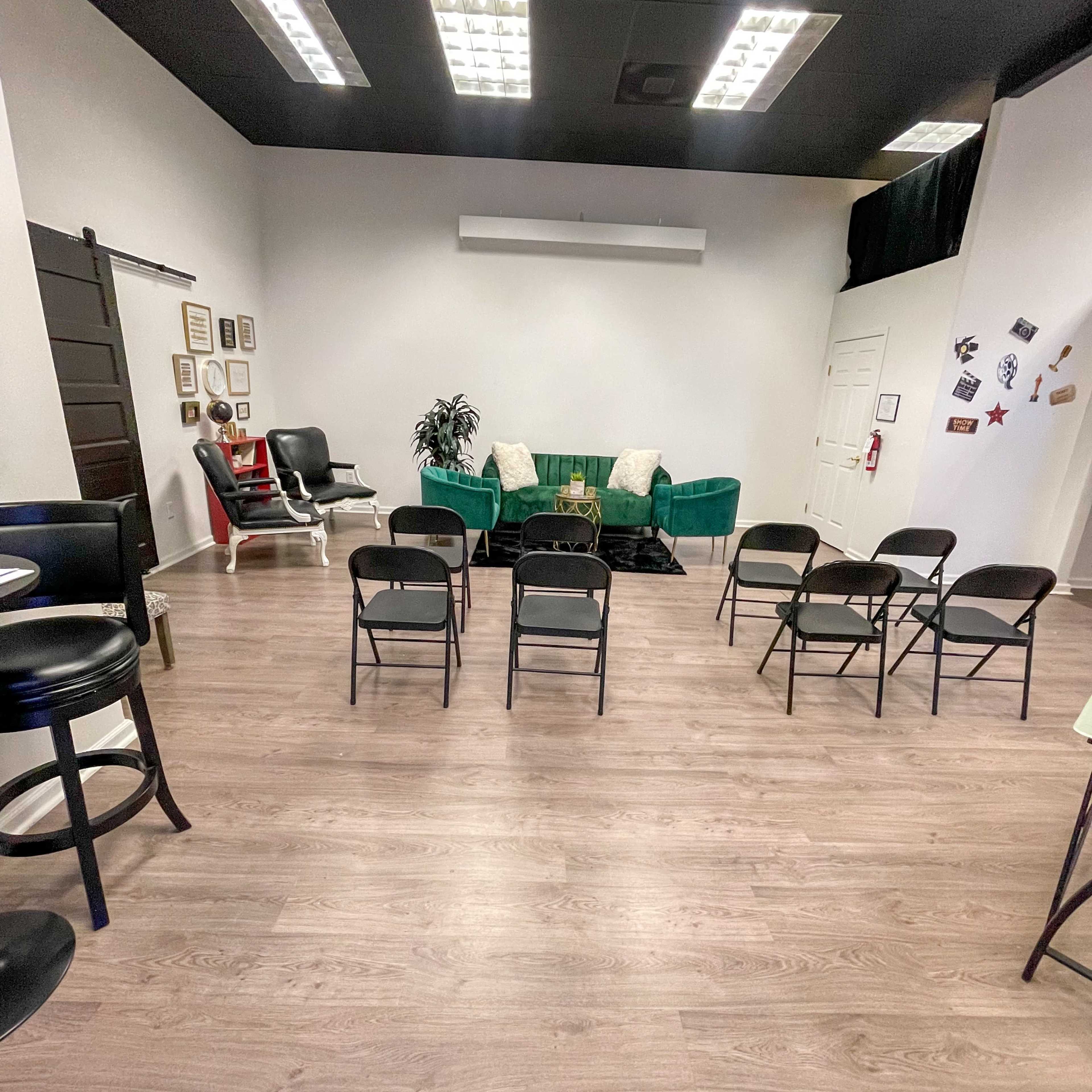 Historical Downtown City Studio by IAH Airpot Image in Humble, Humble, TX