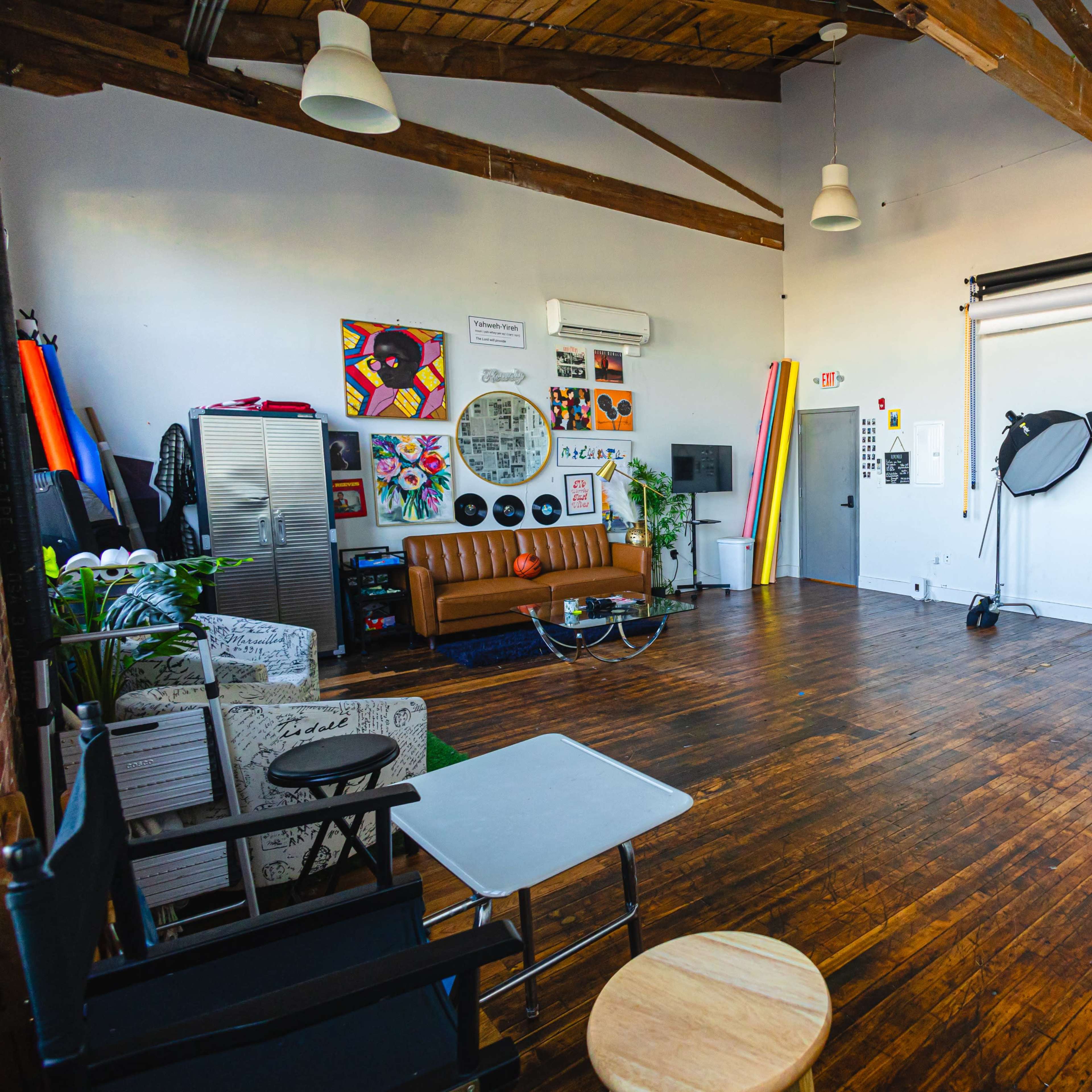 *Natural Lighting 500 SQ FT Photo/ Film Studio Image in North Philadelphia, Philadelphia, PA