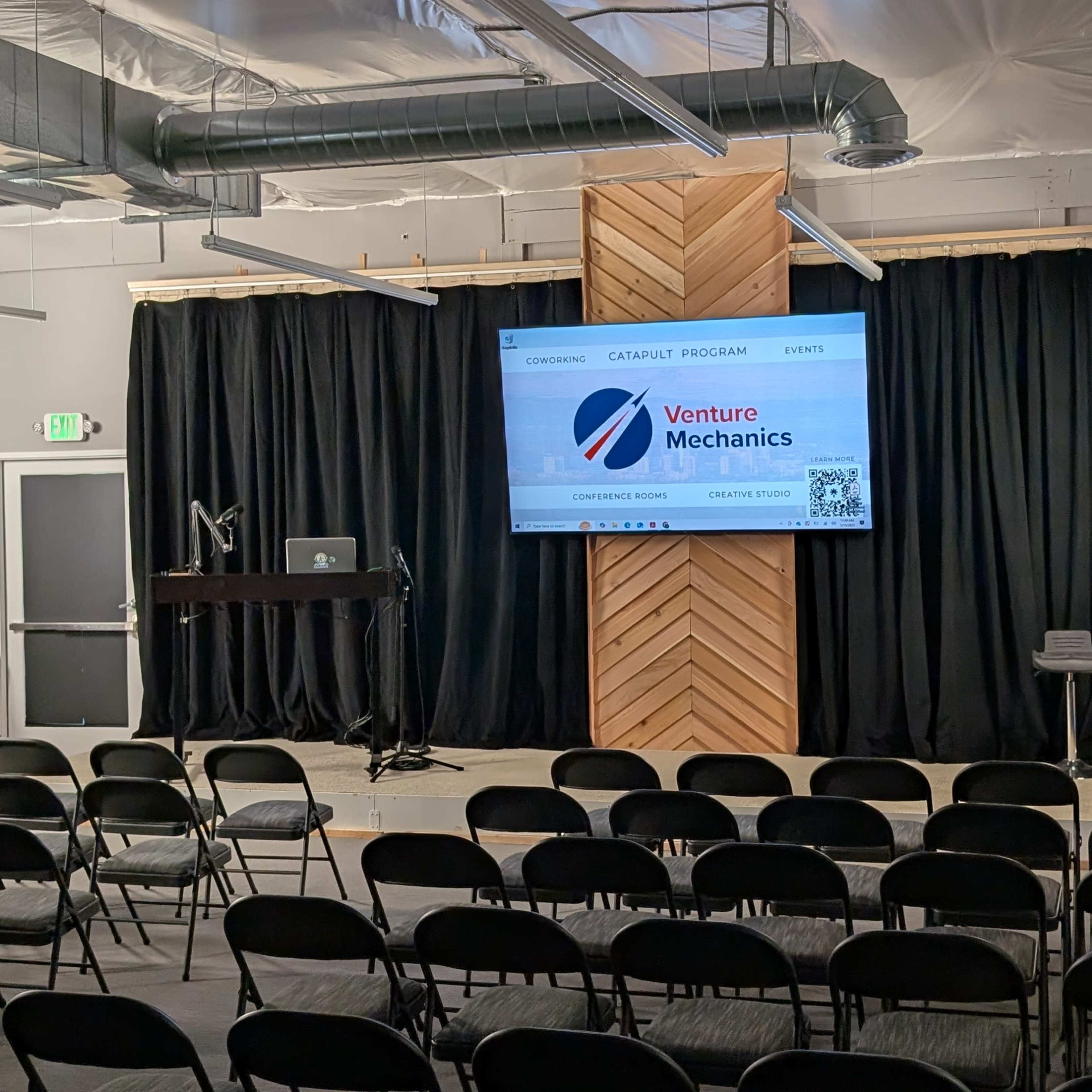 Versatile Event Space in Bellevue with Easy Access - Leonardo Room Image in Crossroads, Bellevue, WA