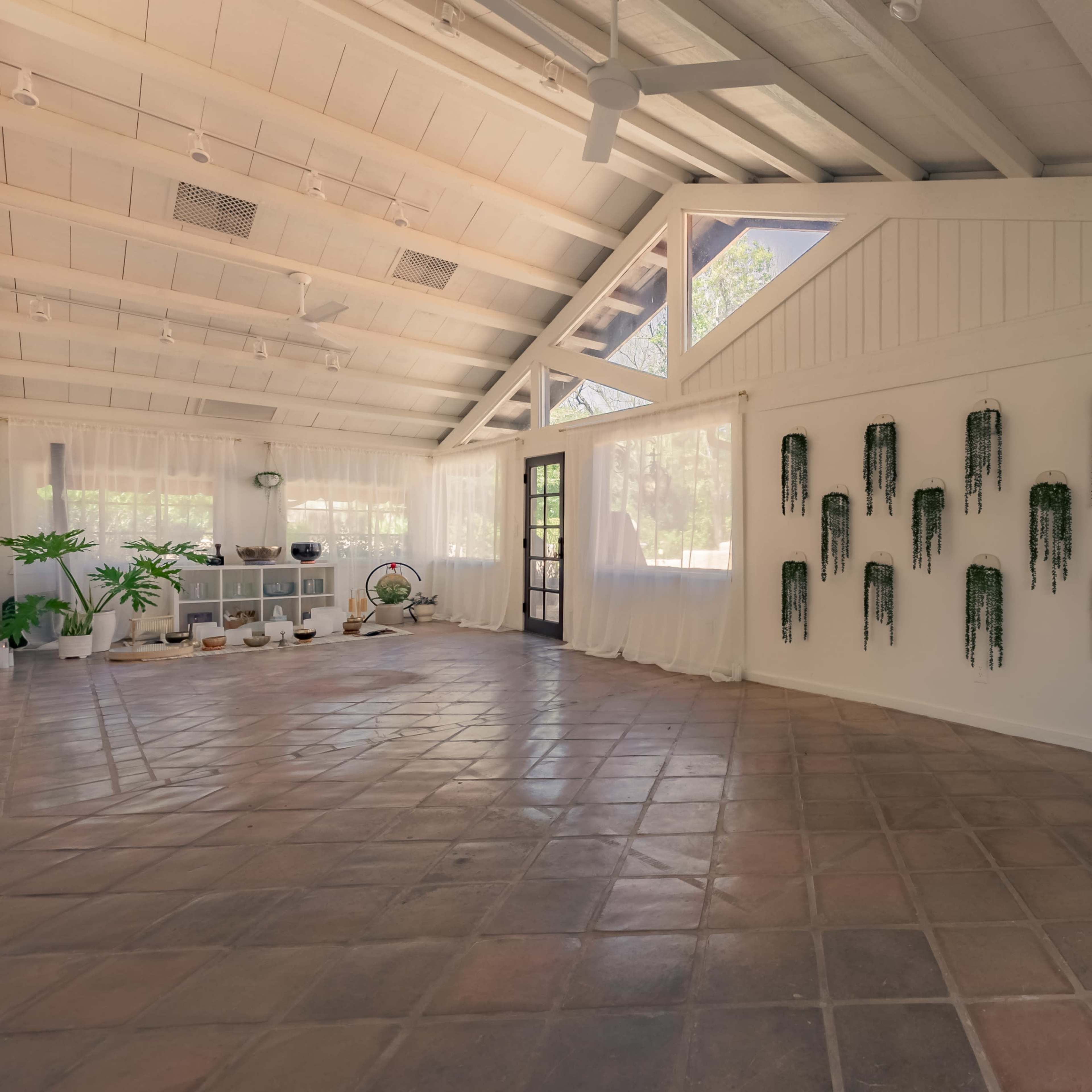 Beautiful Natural Light Scottsdale Studio Space Image in South Scottsdale, Scottsdale, AZ