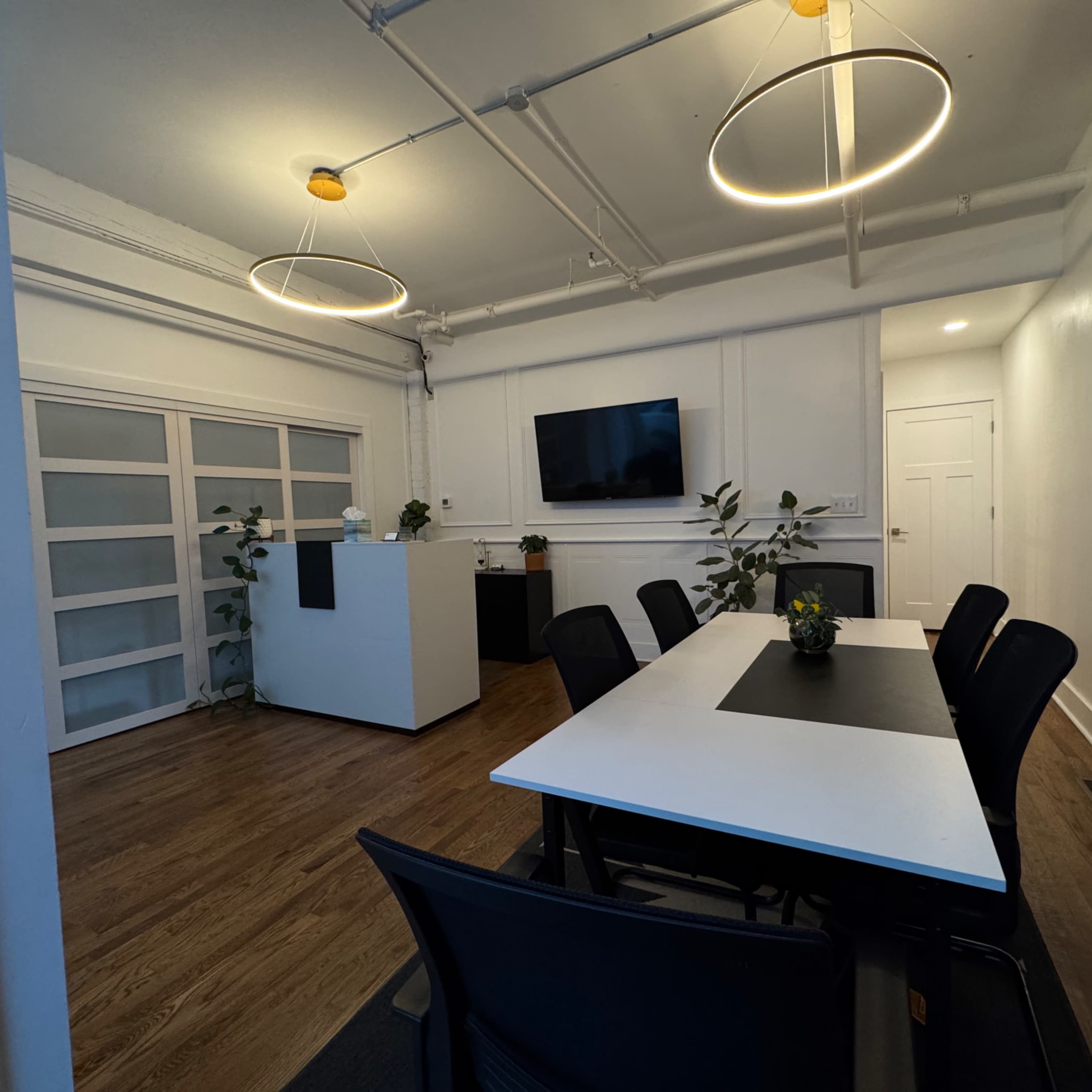 Modern Office/Conference Room Image in Covington, Covington, KY