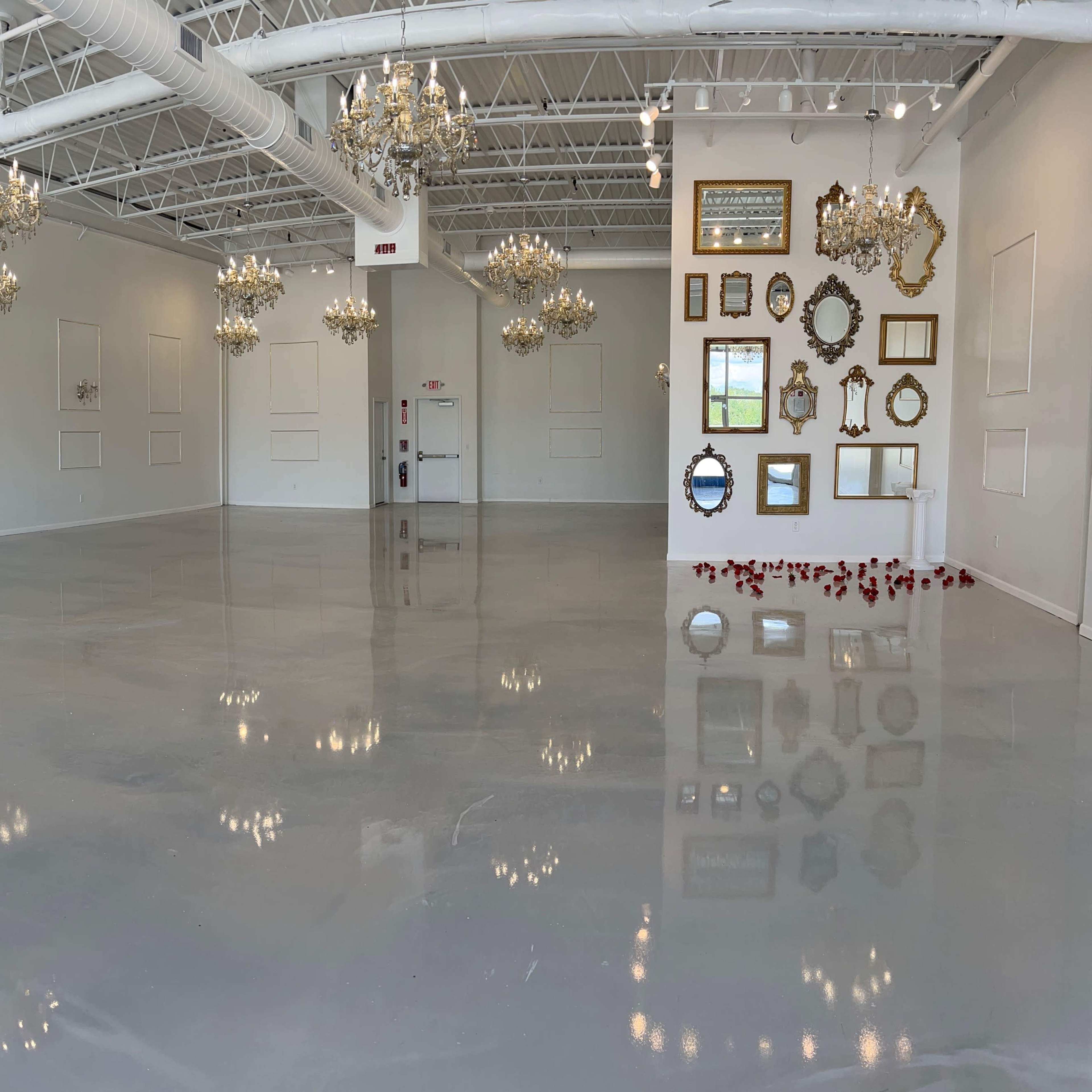 Unique and Versatile Space , perfect for photoshoots and Videoshoots Image in Swansea, Swansea, MA