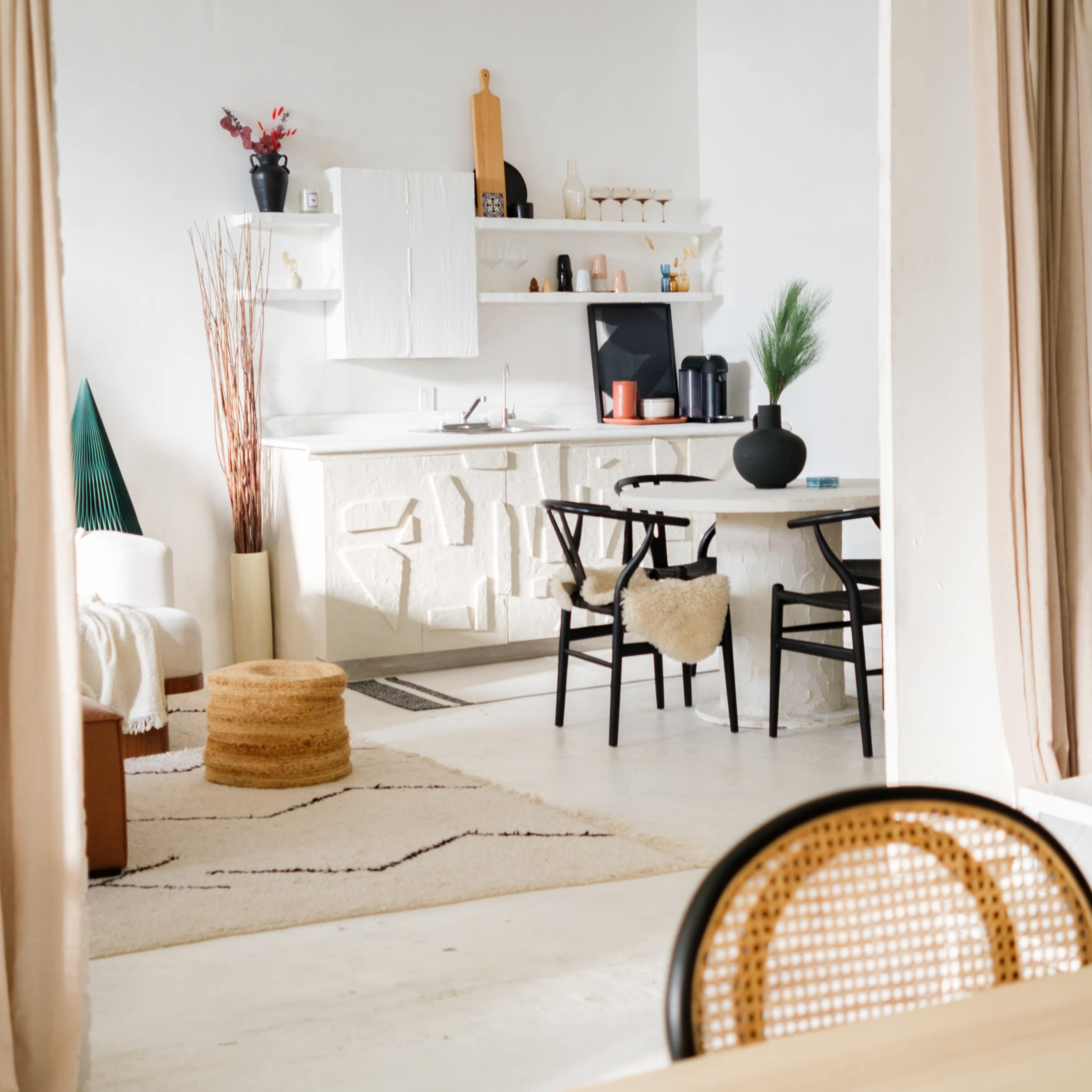 Natural Light Downtown Bright Hard Loft Studio Image in Corktown, Toronto, ON