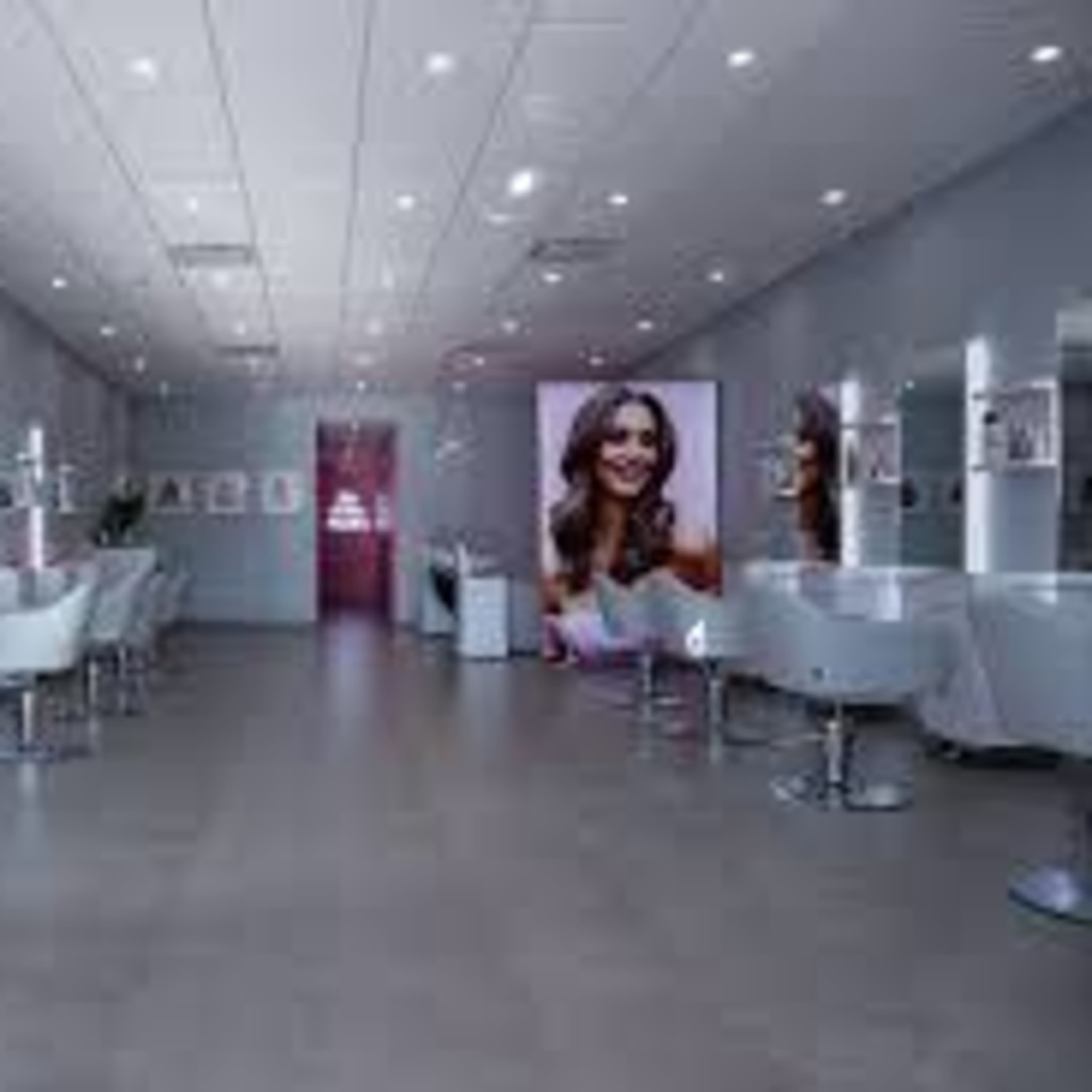 Chic Urban Beauty Studio with Modern Glam Vibes – Perfect for Events & Photoshoots Image in Orange Township, Lewis Center, OH