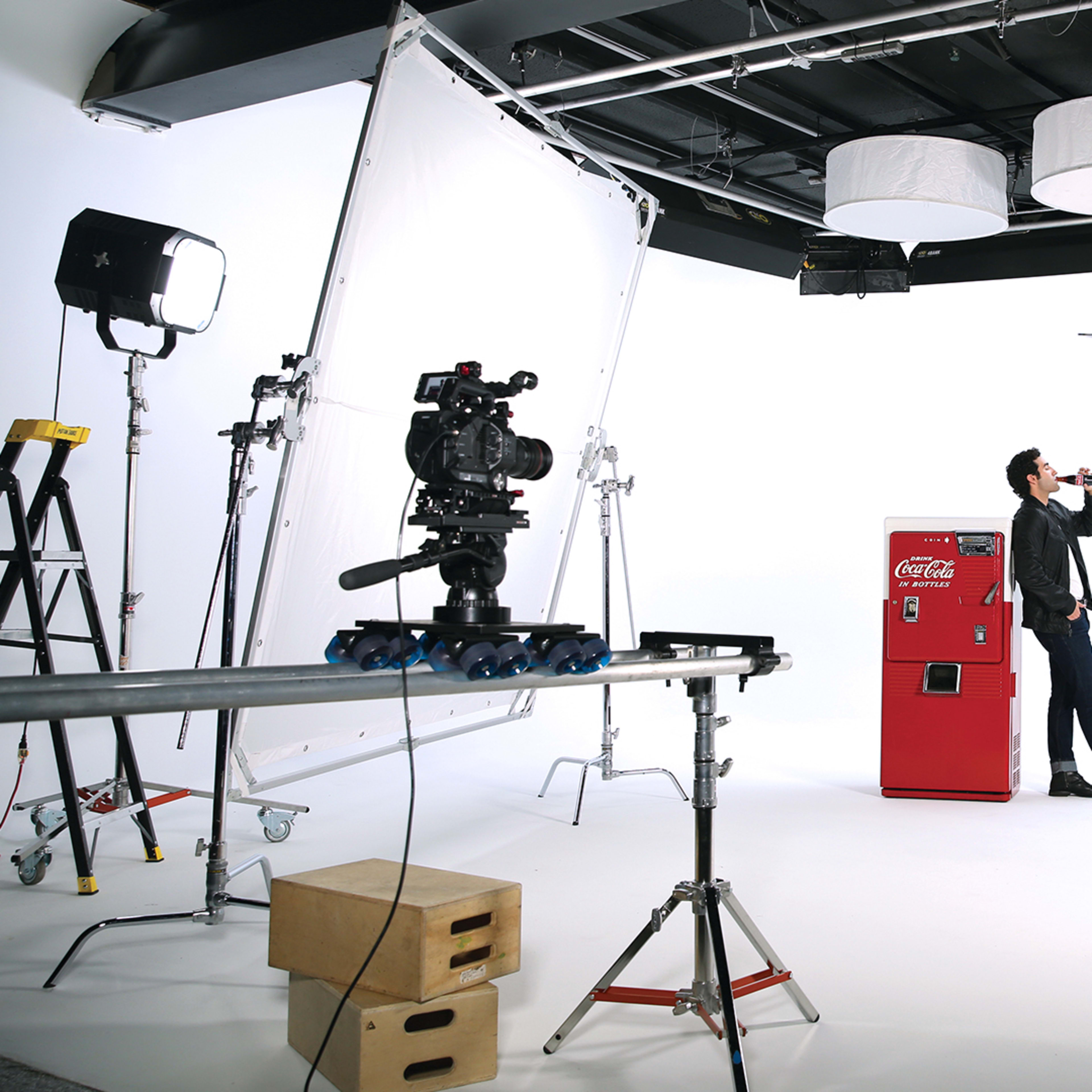 Film and Photo Studio with Cyc Wall and Kitchen Image in Proviso Township, Brookfield, IL