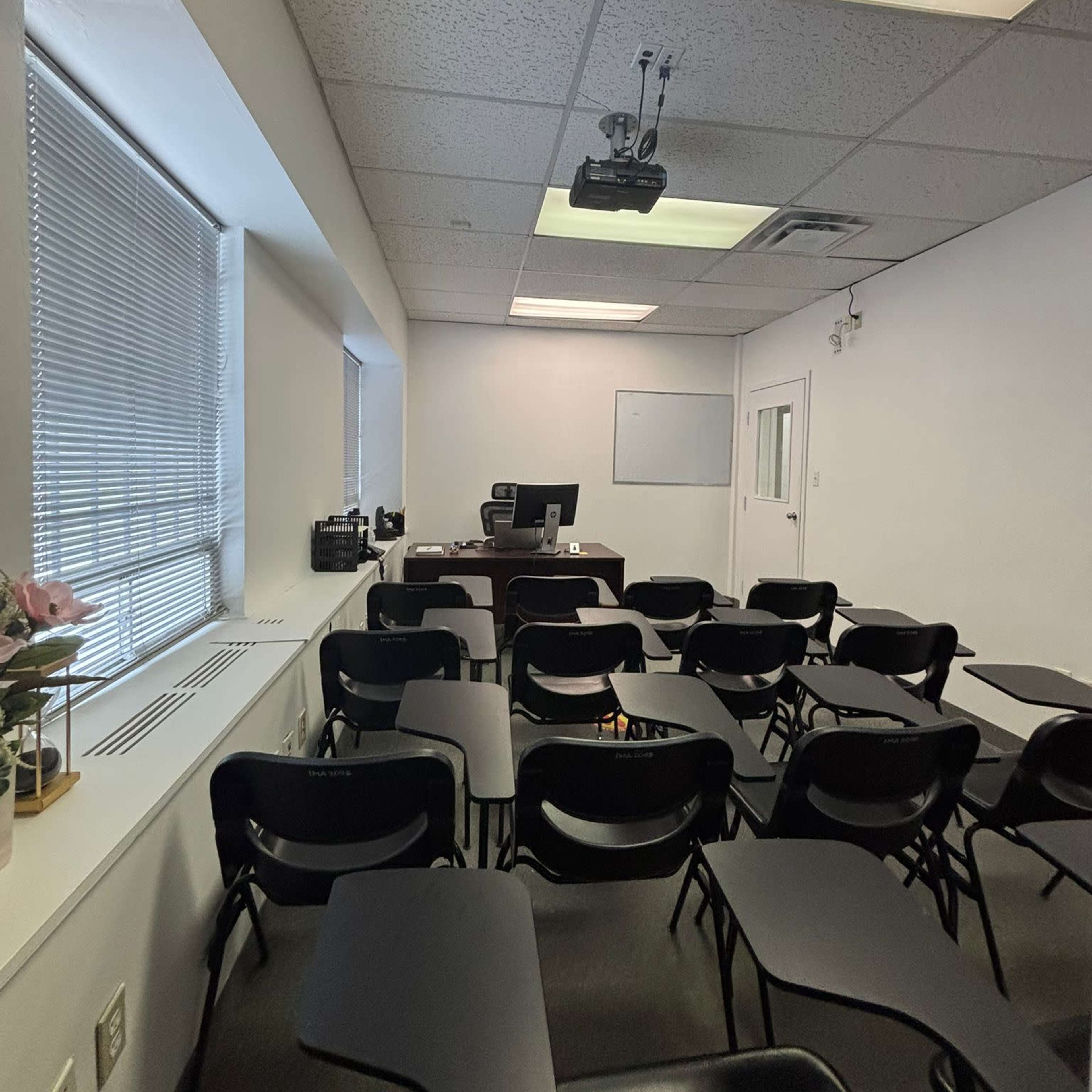 Classroom Space in Urban Toronto – Spacious and Well-Equipped Image in Scarborough City Centre, Toronto, ON