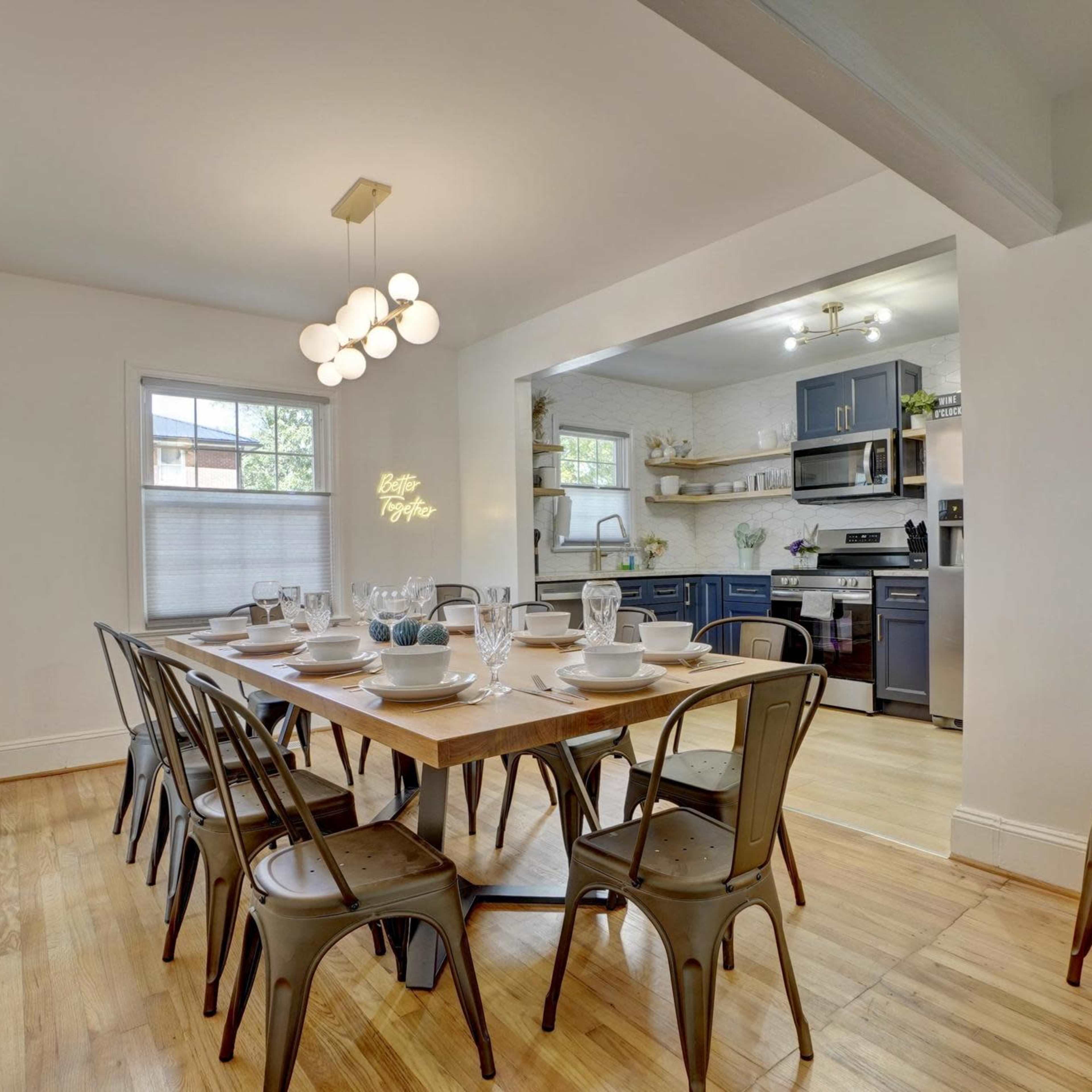 Gather! PingPong~6BR~PorchTV~Walk Dtwn~Pets~15+ Image in Downtown, Raleigh, NC