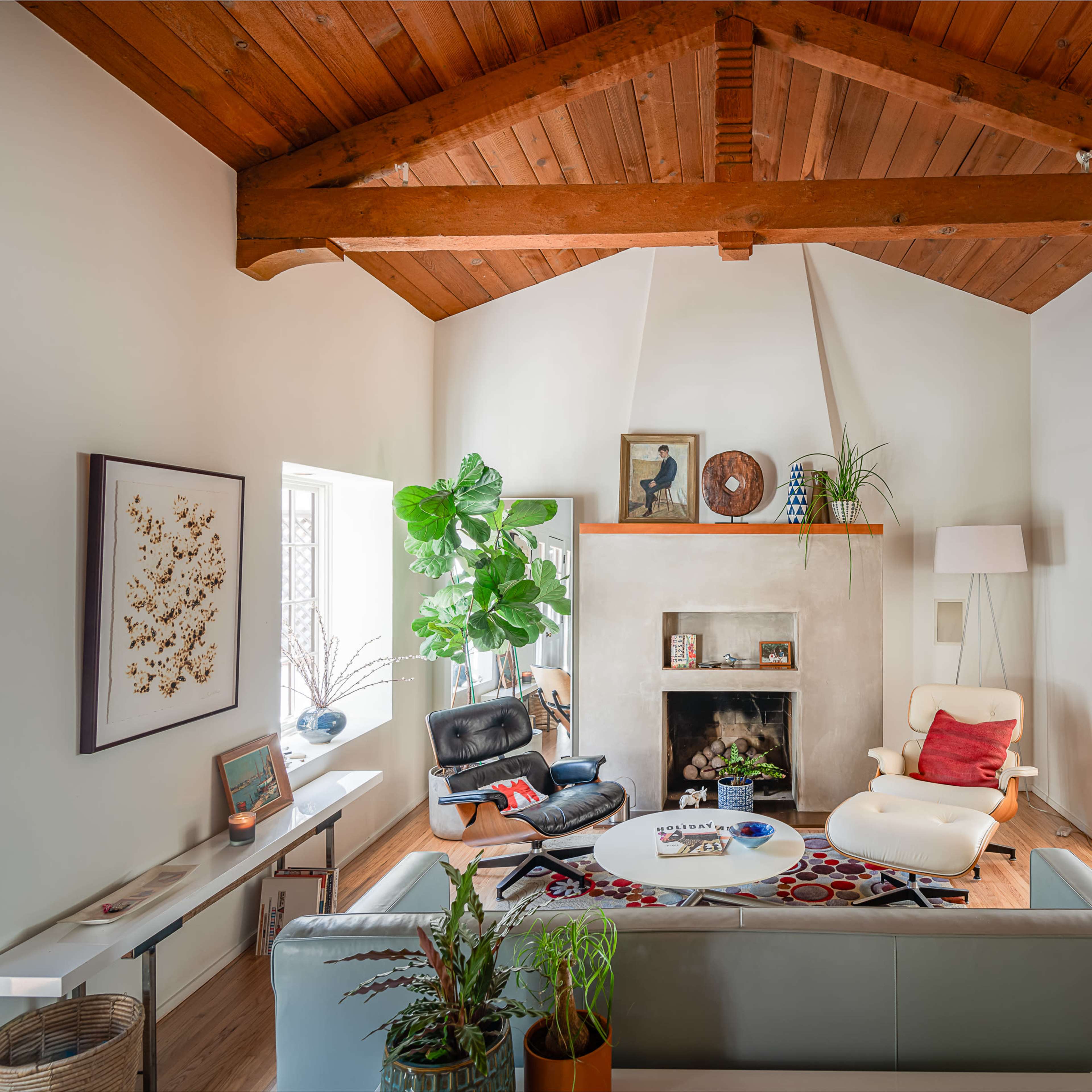 Contemporary, spanish-style, modern family home Image in Sunset Park, Santa Monica, CA