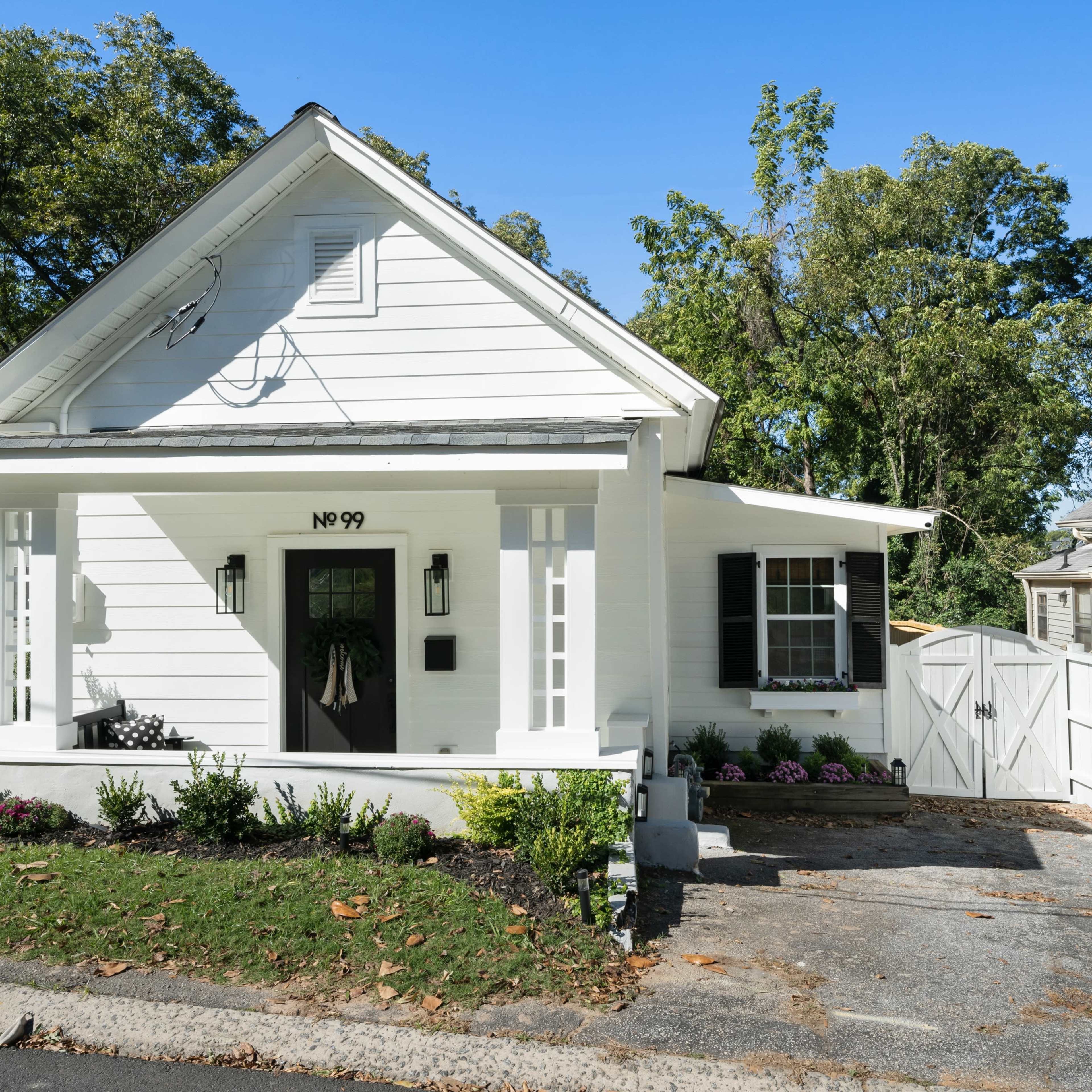 Bright & Charming Cottage at Marietta Square Image in Marietta, Marietta, GA