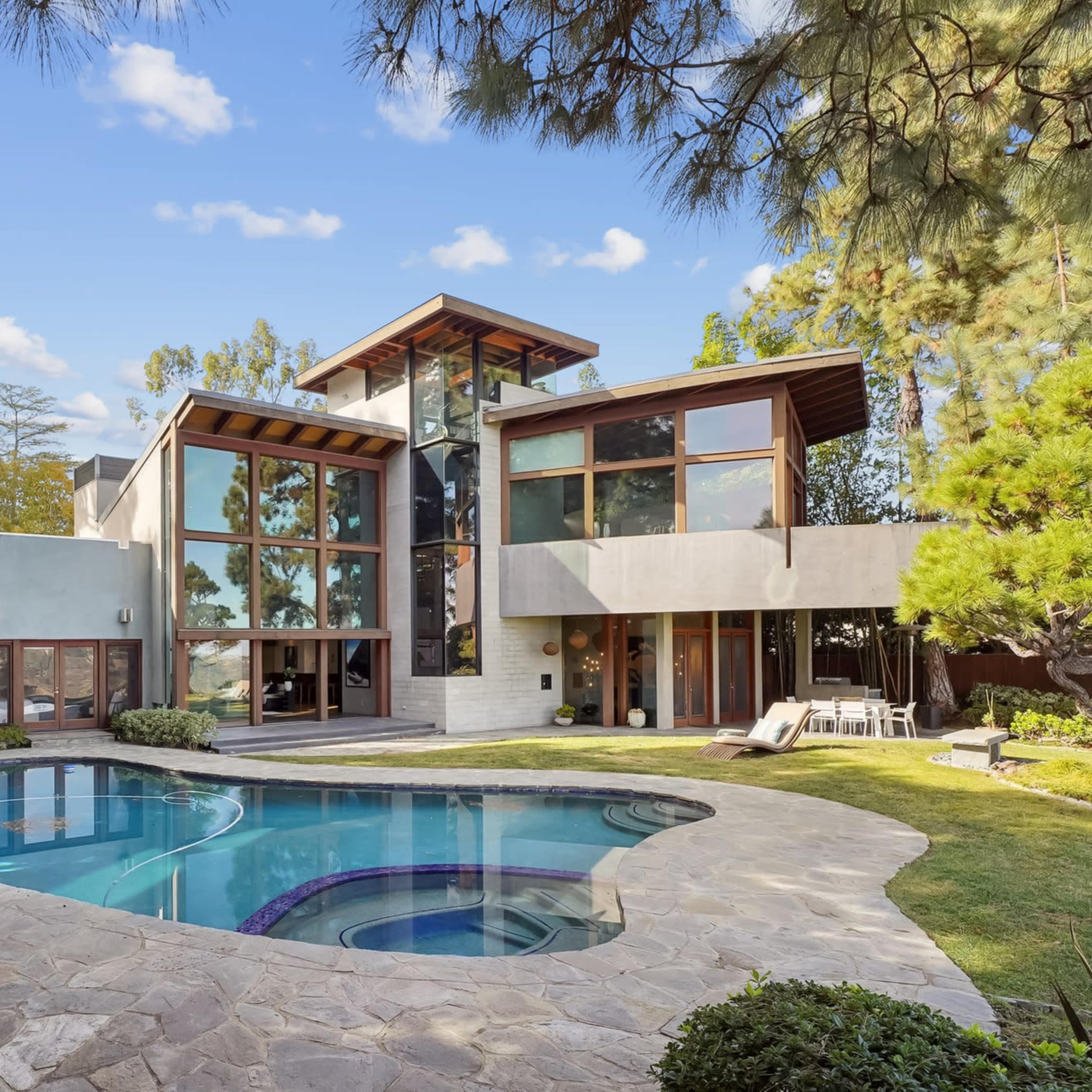 Modern Bright Mansion Lake view with pool in Los Angeles Image in Bel Air, Los Angeles, CA
