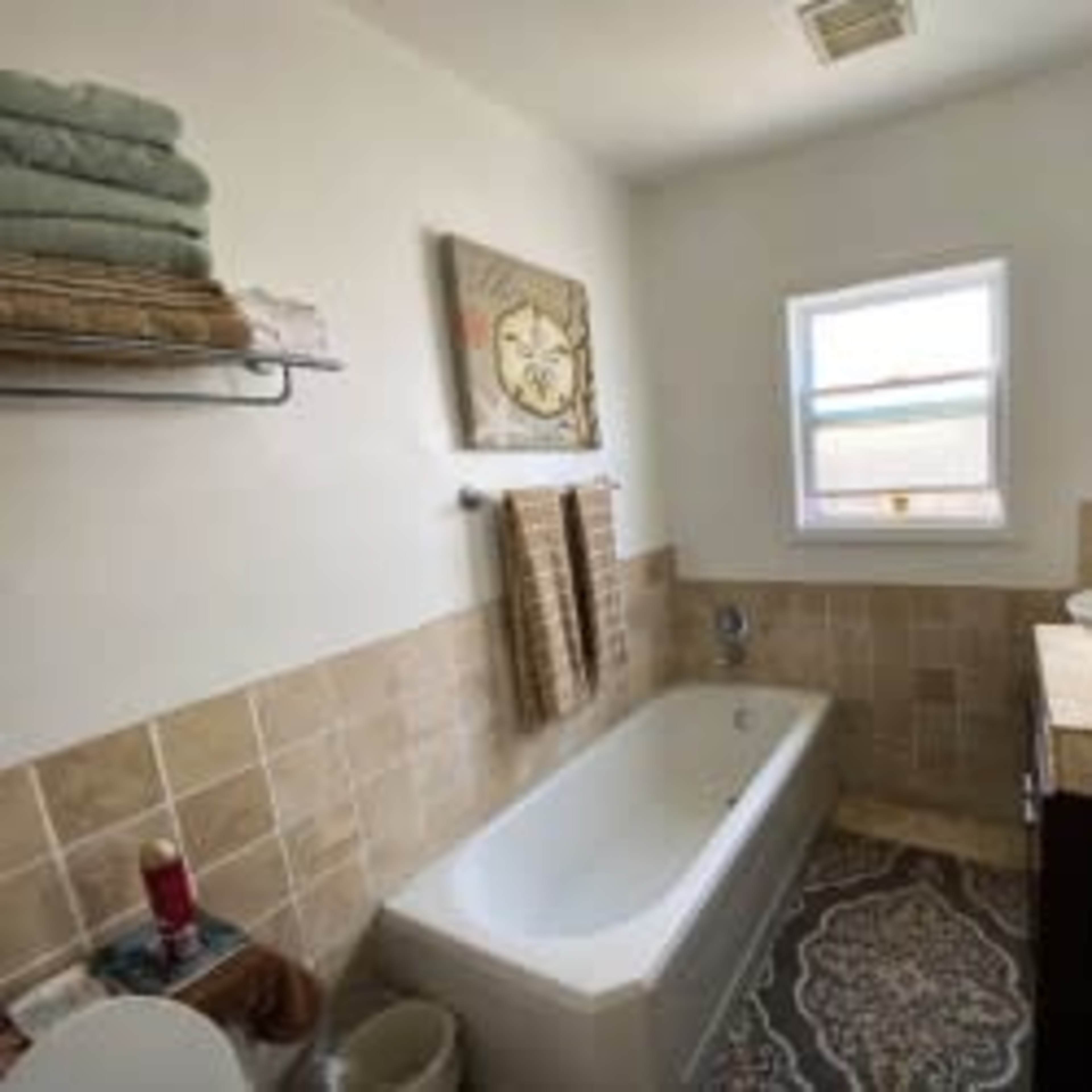 Luxury and Convenience Home in the South Bay Image in Morningside Park, Inglewood, CA