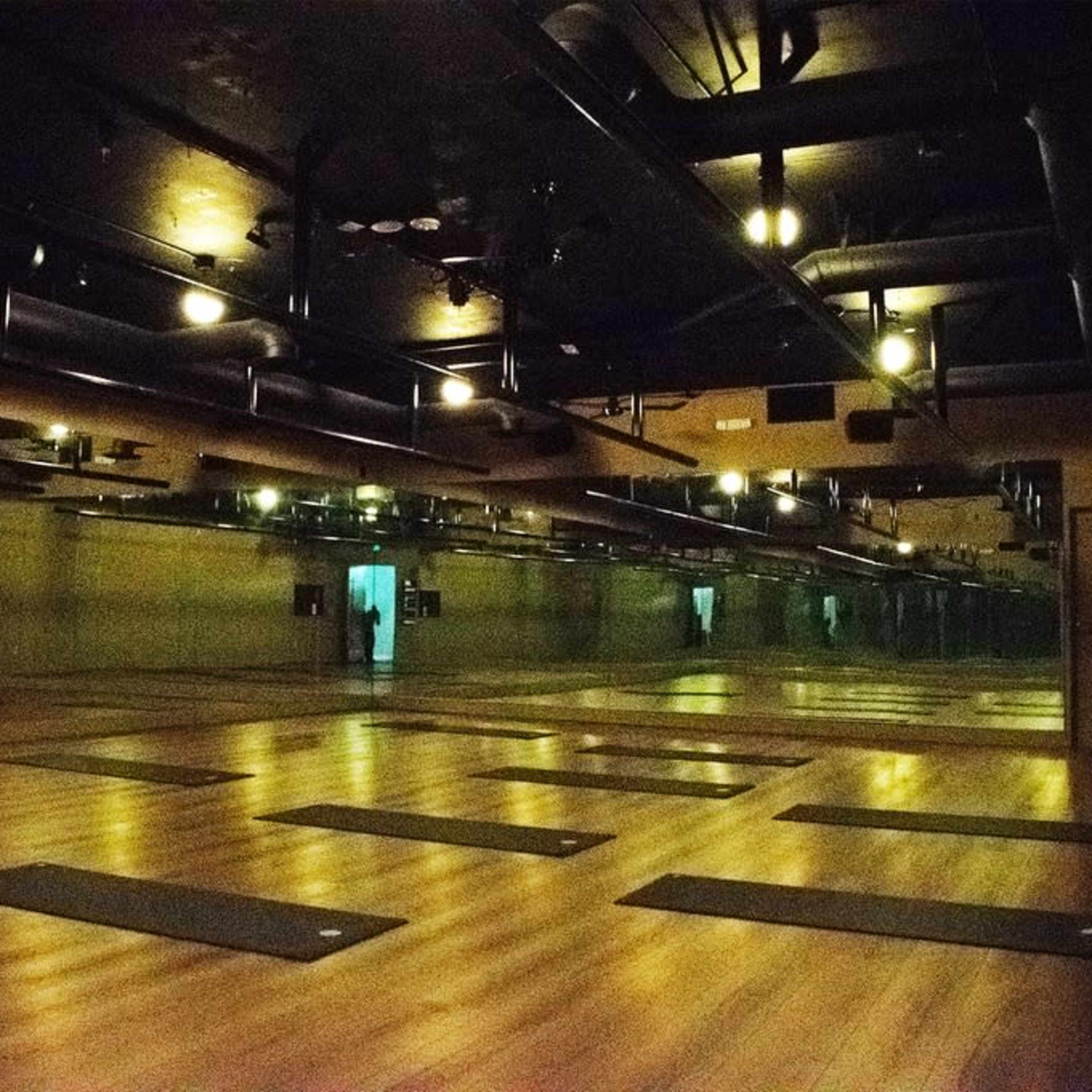 Lively West LA Yoga Studio Image in Sawtelle, Los Angeles, CA