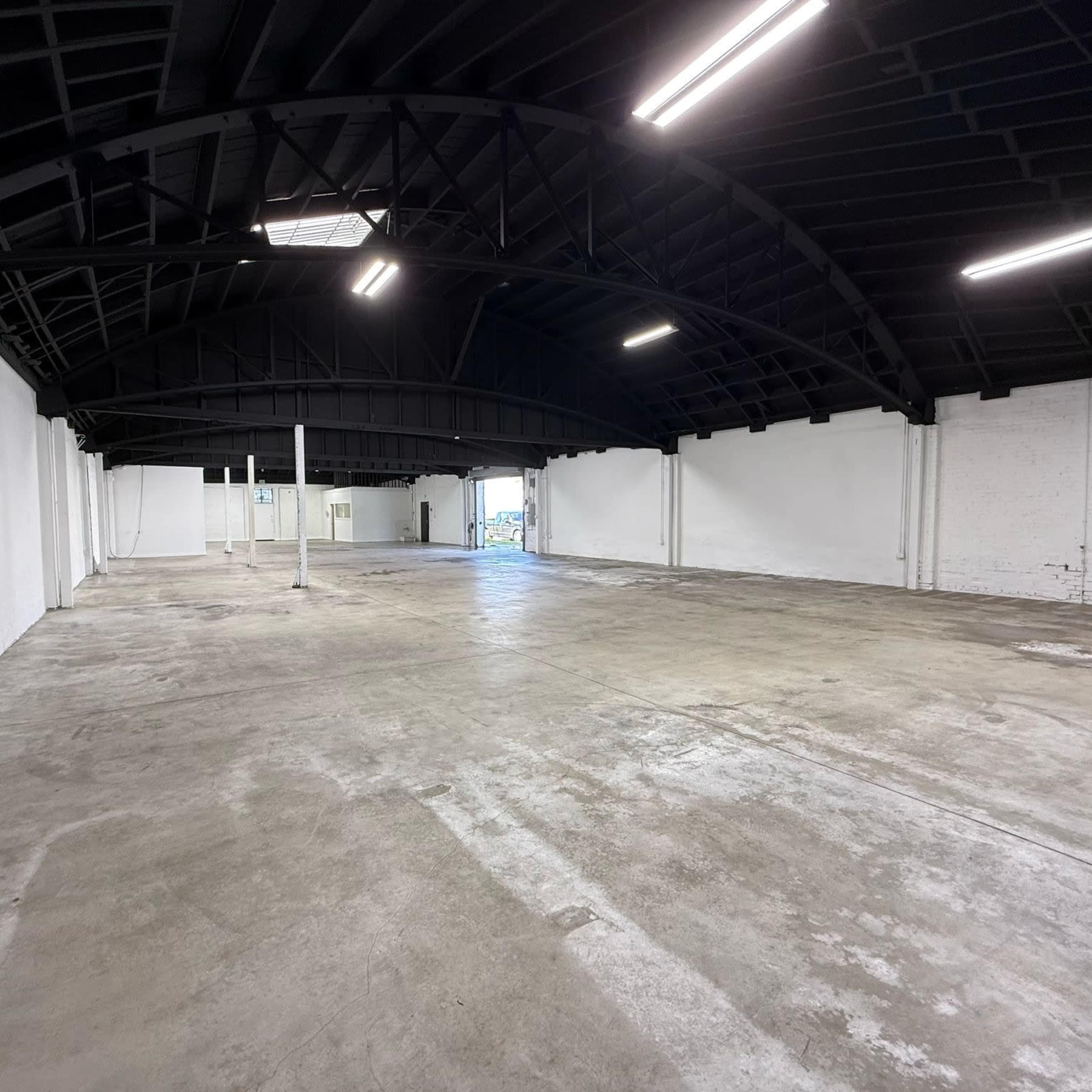 Versatile creative warehouse Image in South Los Angeles, Los Angeles, CA