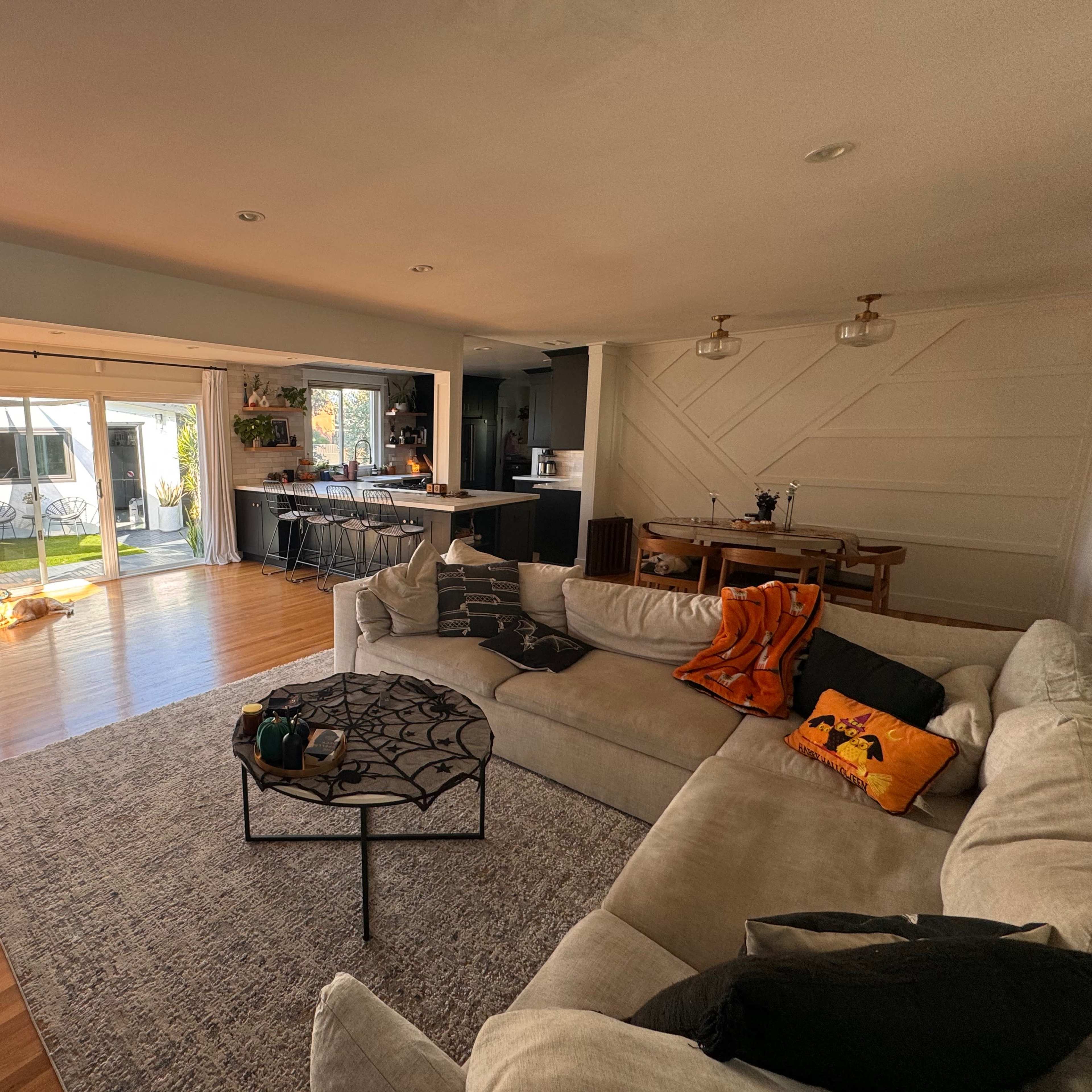 Long Beach House with open floor plan and excellent parking. Image in Los Altos, Long Beach, CA