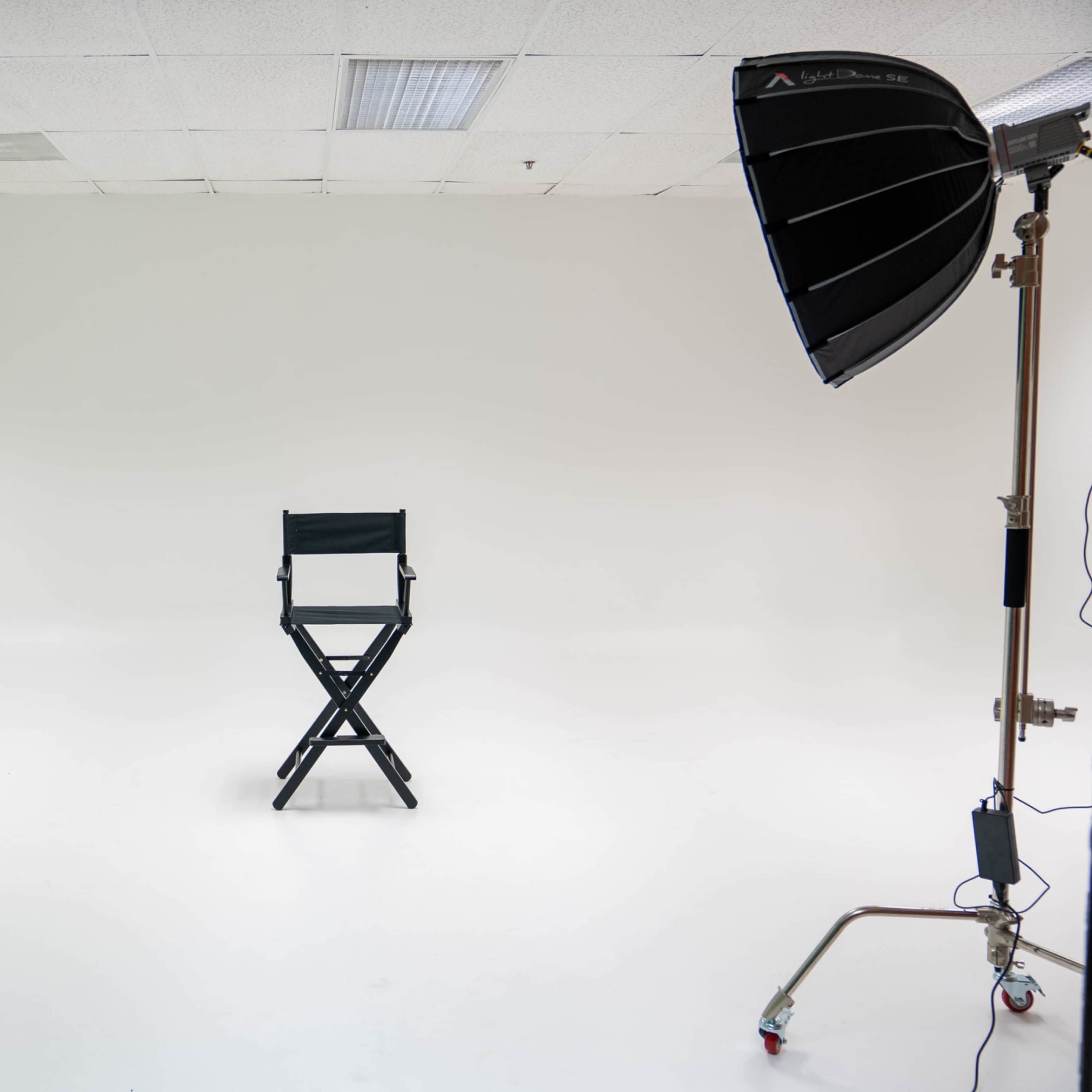 Exclusive studio w/ 25ft CYC Wall and backdrops Image in , Orlando, FL