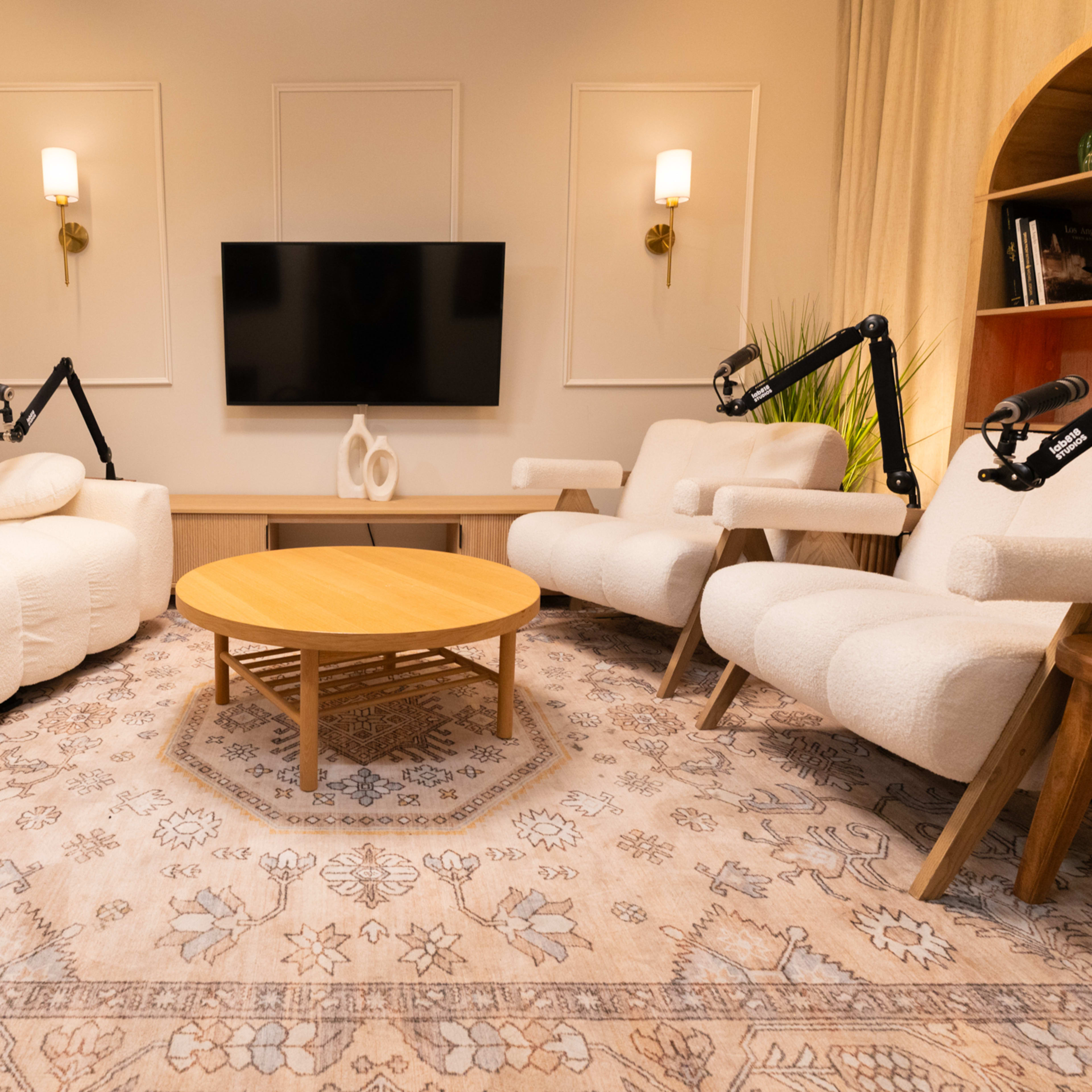 Modern & Aesthetic Podcast Studio w/ Pro Equipment Image in North Hollywood, Los Angeles, CA