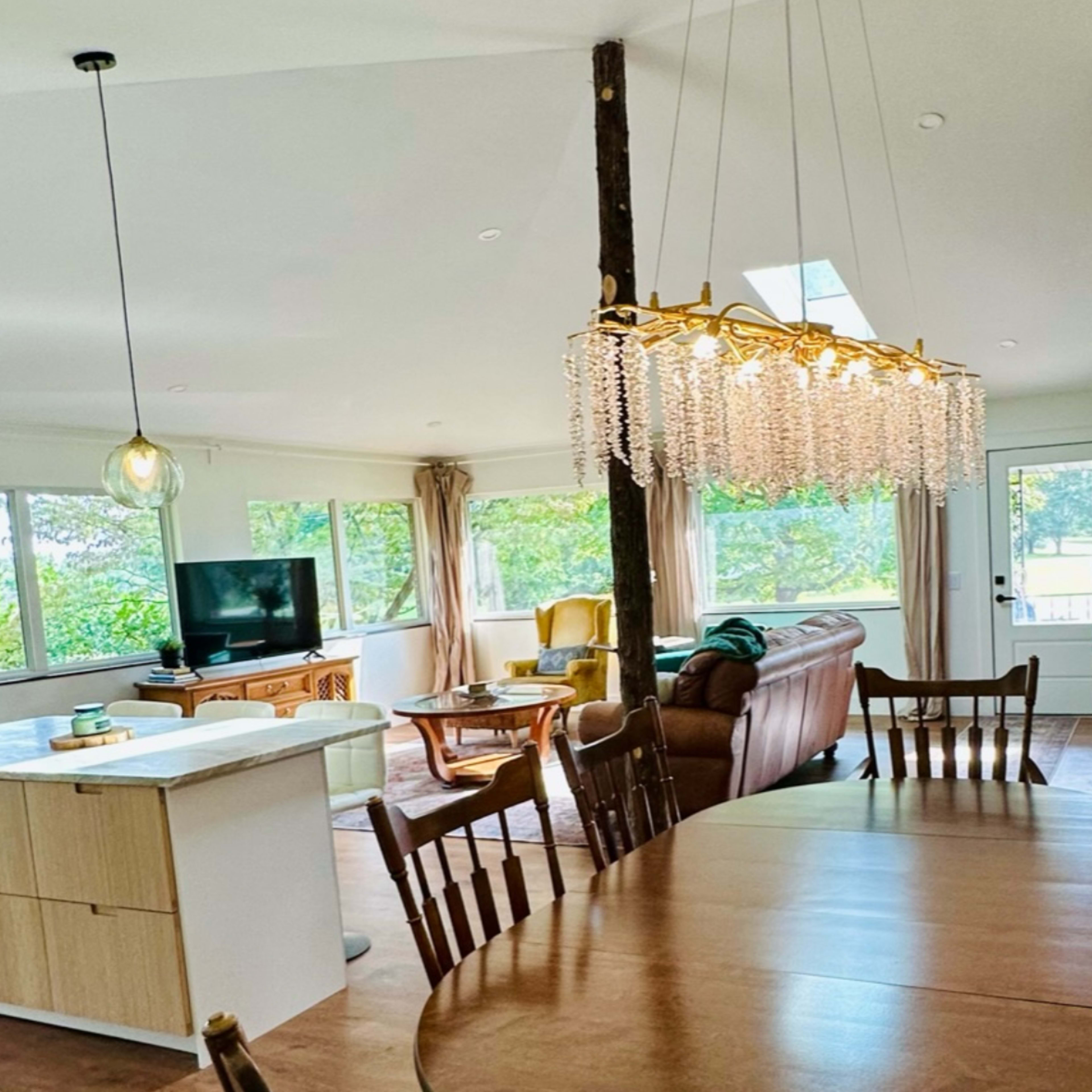 Stunning Grandview Estate with Scenic Views – Perfect for Photography Shoots Image in Travelers Rest, Travelers Rest, SC