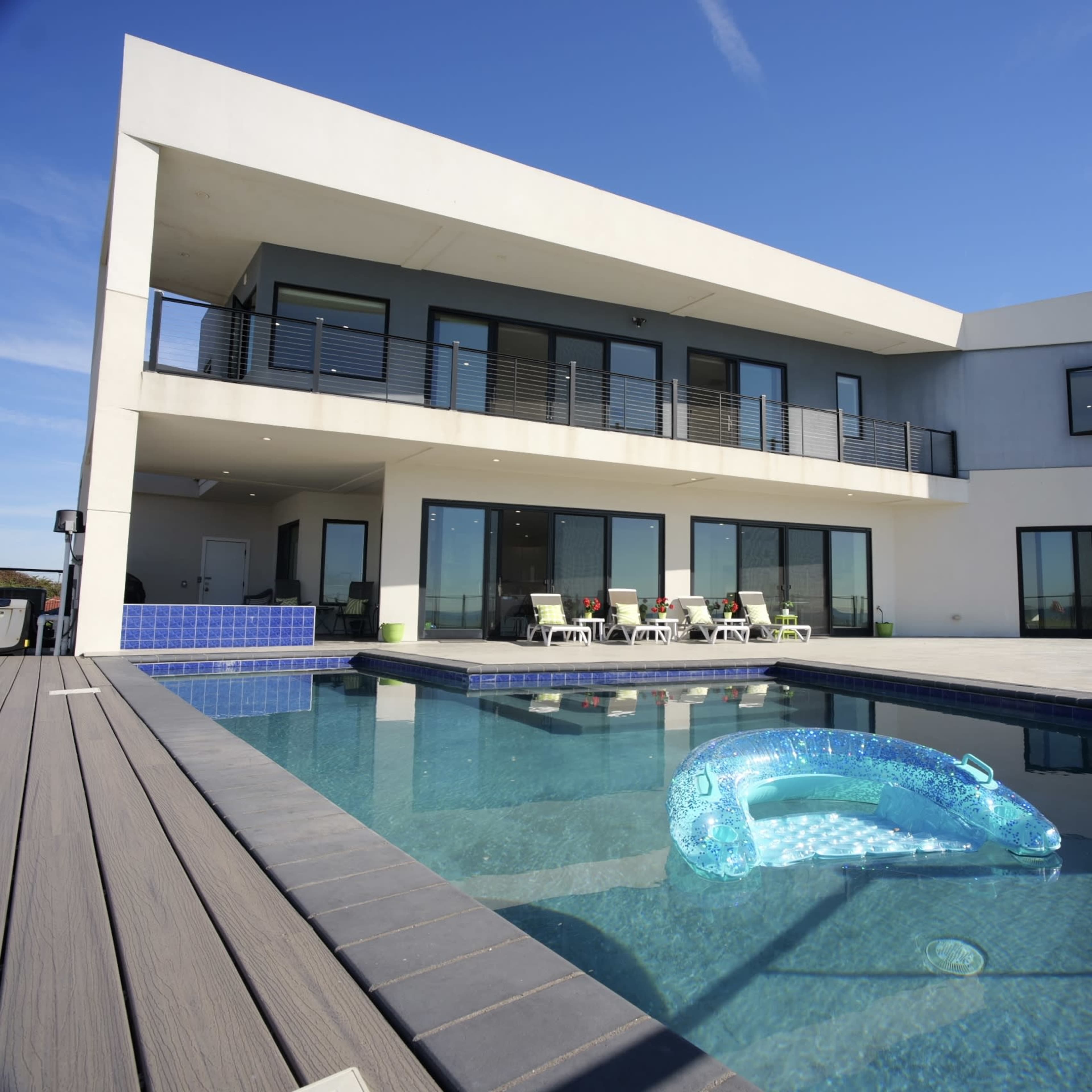 Modern Beach House Image in Neponsit, Queens County, NY