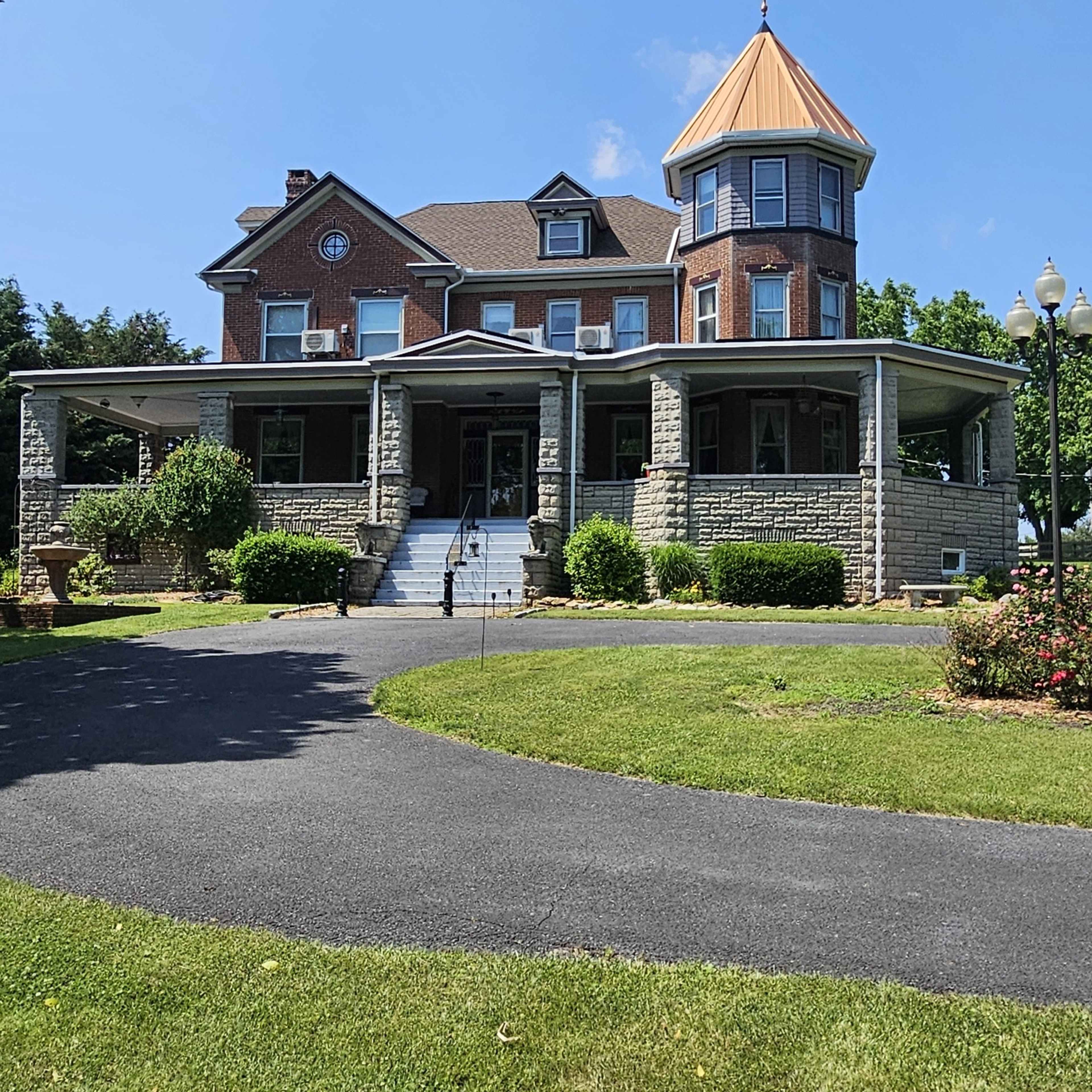 Inside Walnut Hill Manor Image in Waynesboro, Waynesboro, PA