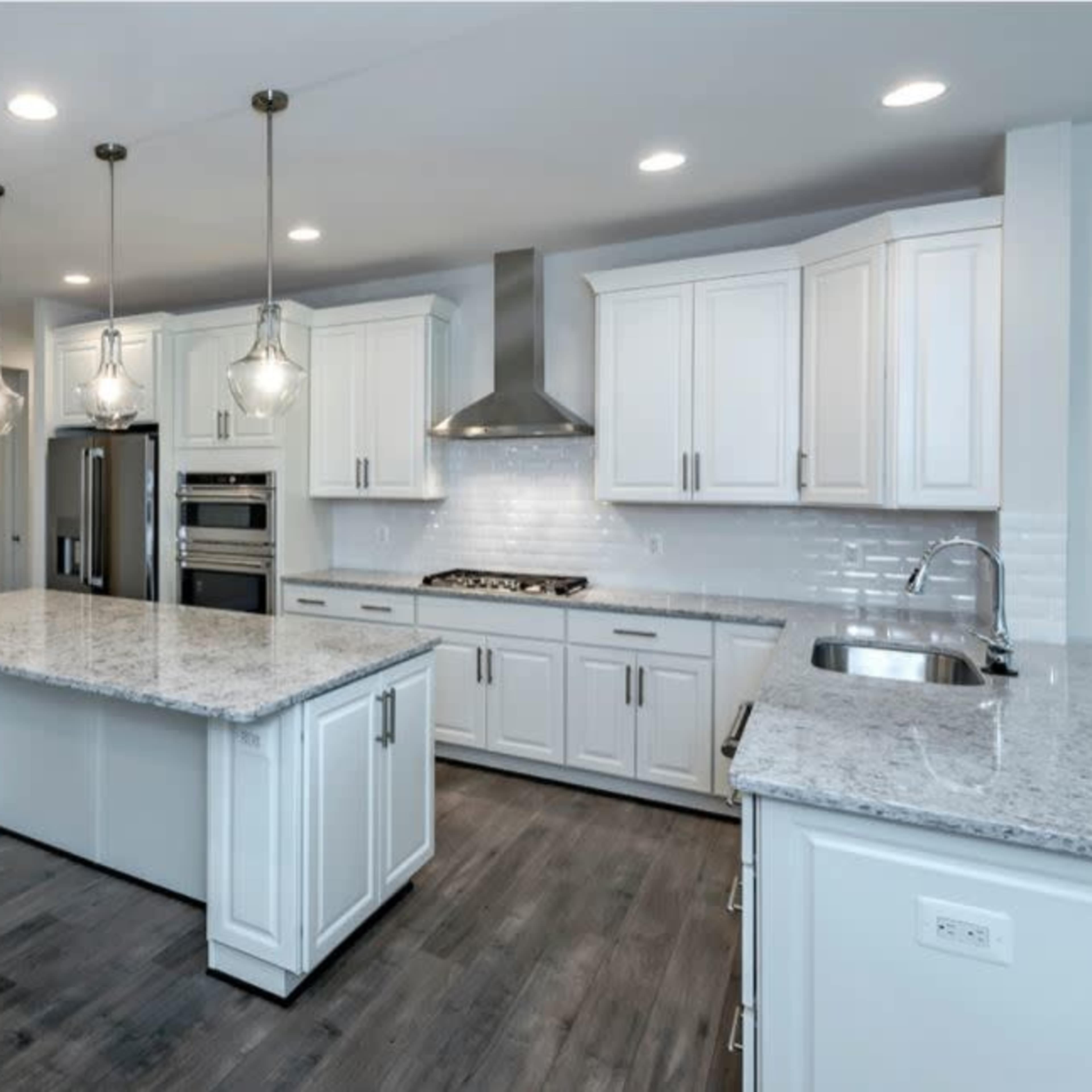 Beautiful Kitchen & Backyard in Suburbs SFH Image in Rose Hill, Alexandria, VA