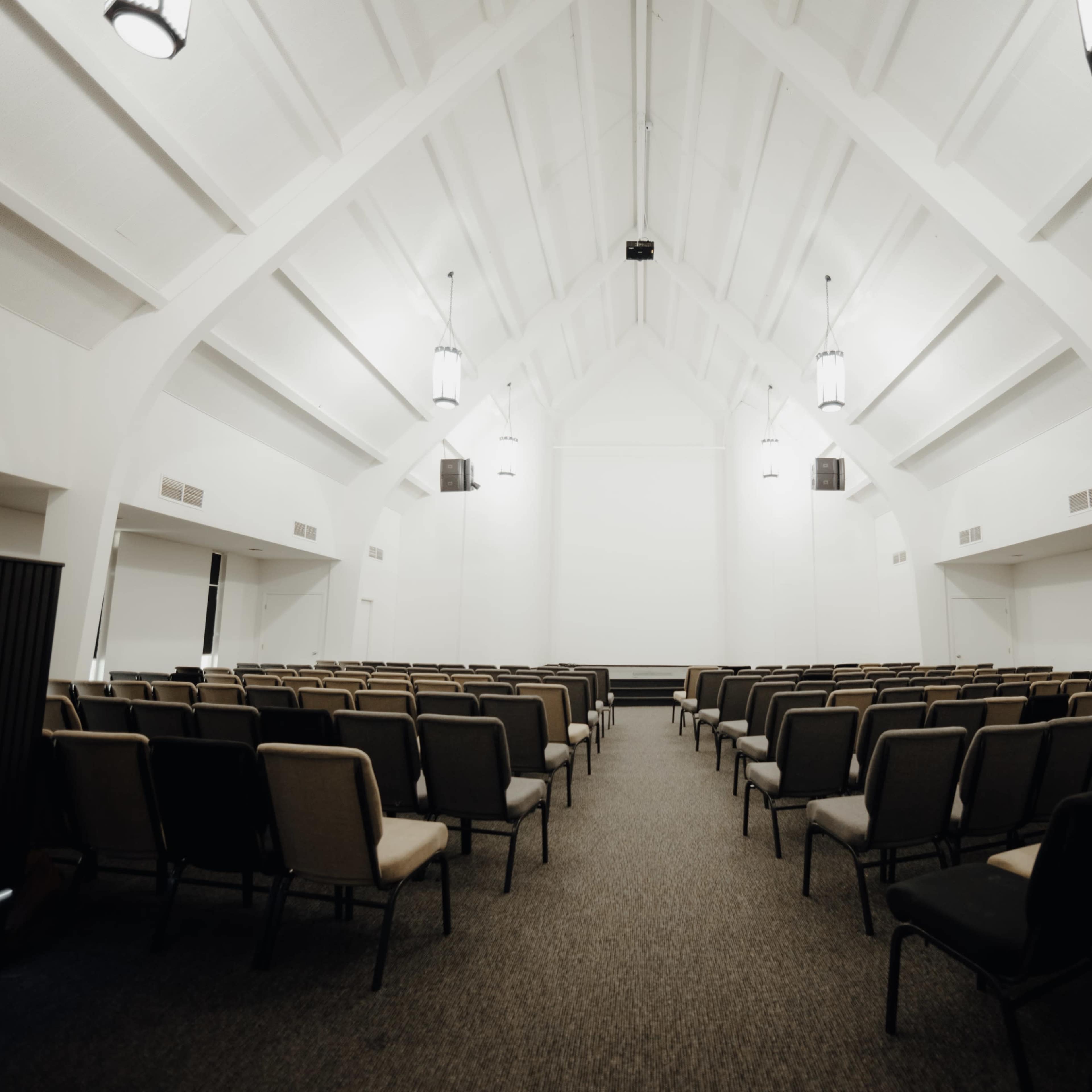 Bright Neutral Chapel Image in Whittier, Whittier, CA