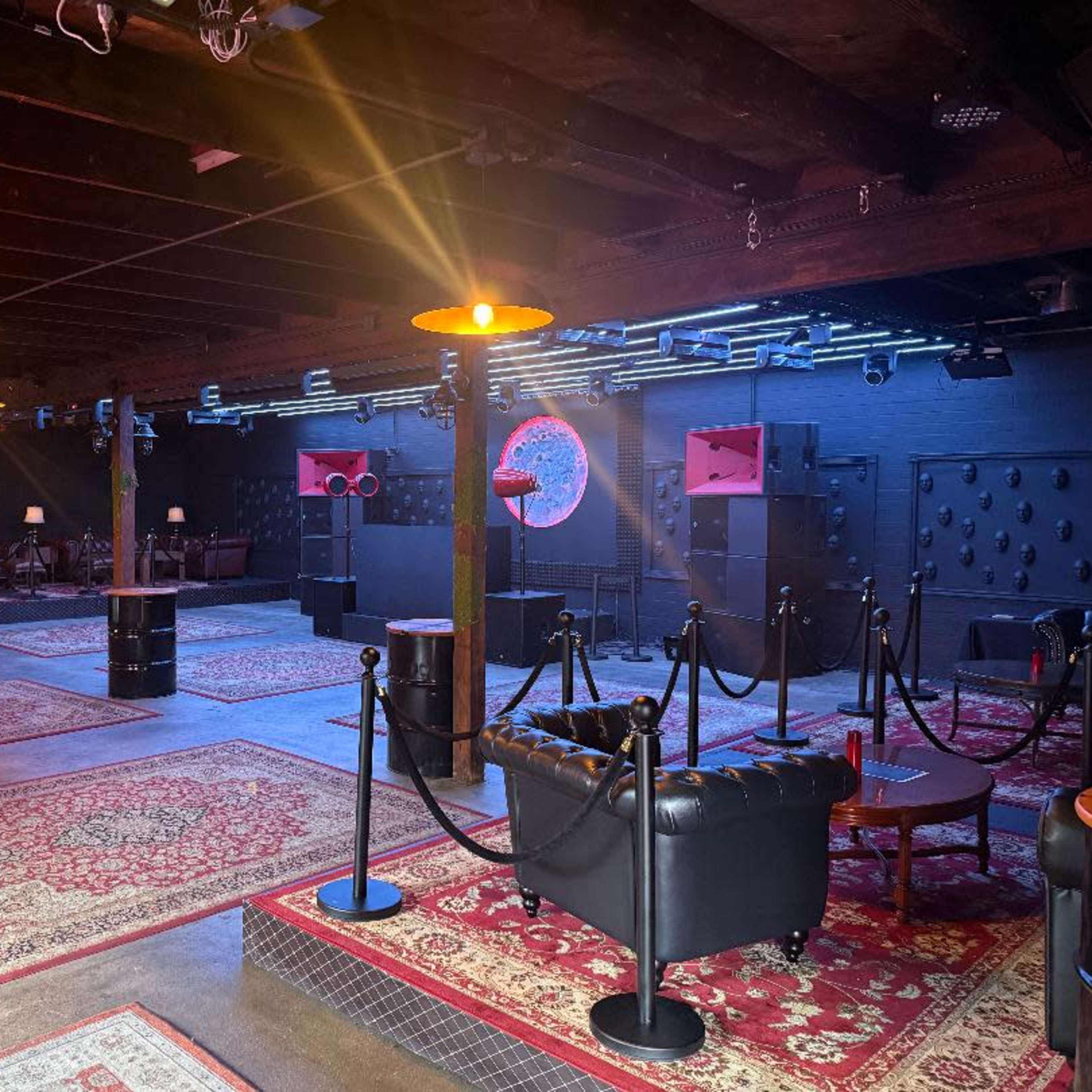 Night Club w/ Bar, Sound system, Lighting, Outdoor, Patio Image in Sun Valley, Los Angeles, CA