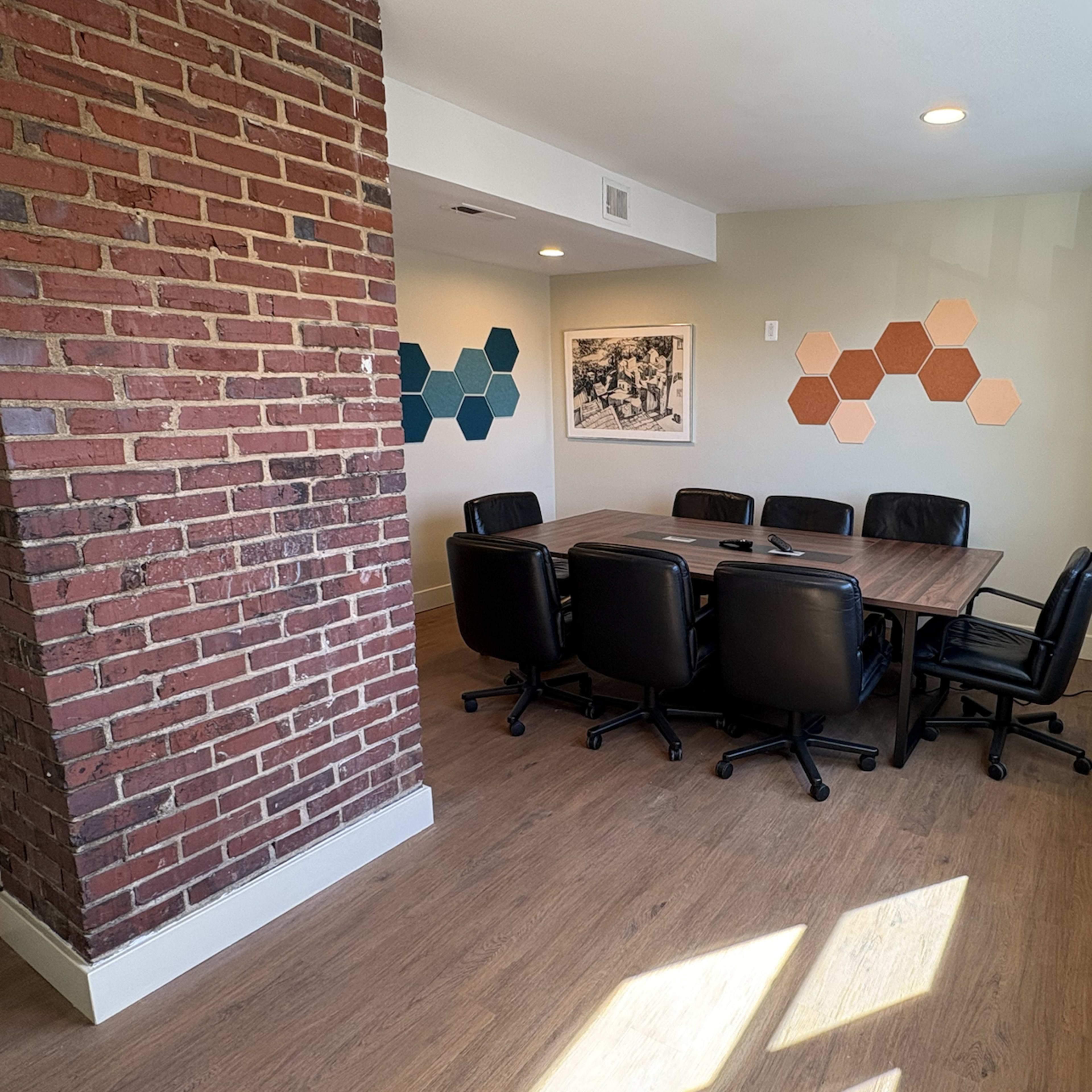 Del Ray Conference Room in Beautifully-designed Co-work Space Image in Del Ray, Alexandria, VA
