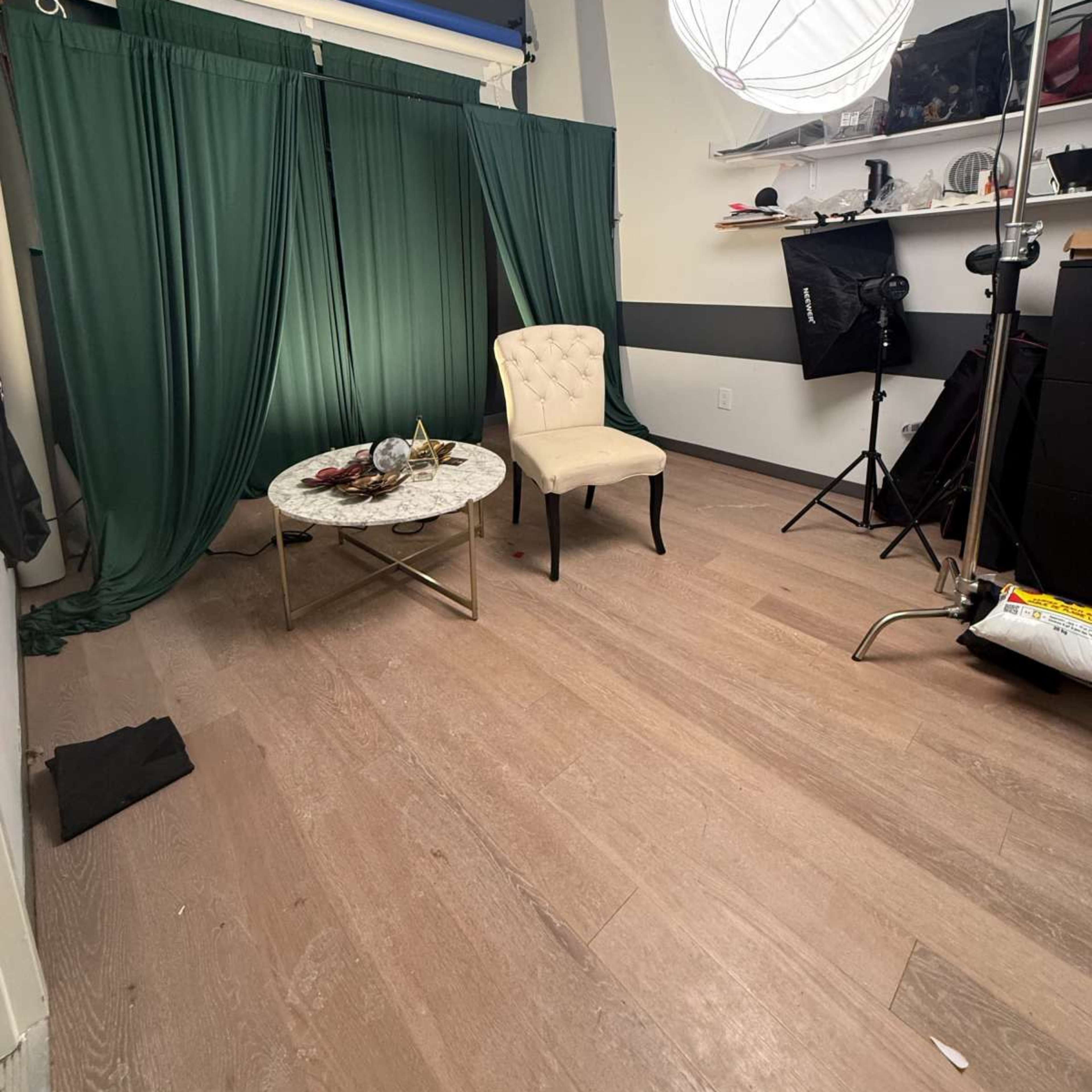 Photography and Content Studio Image in Brookhaven-Amesbury, Toronto, ON