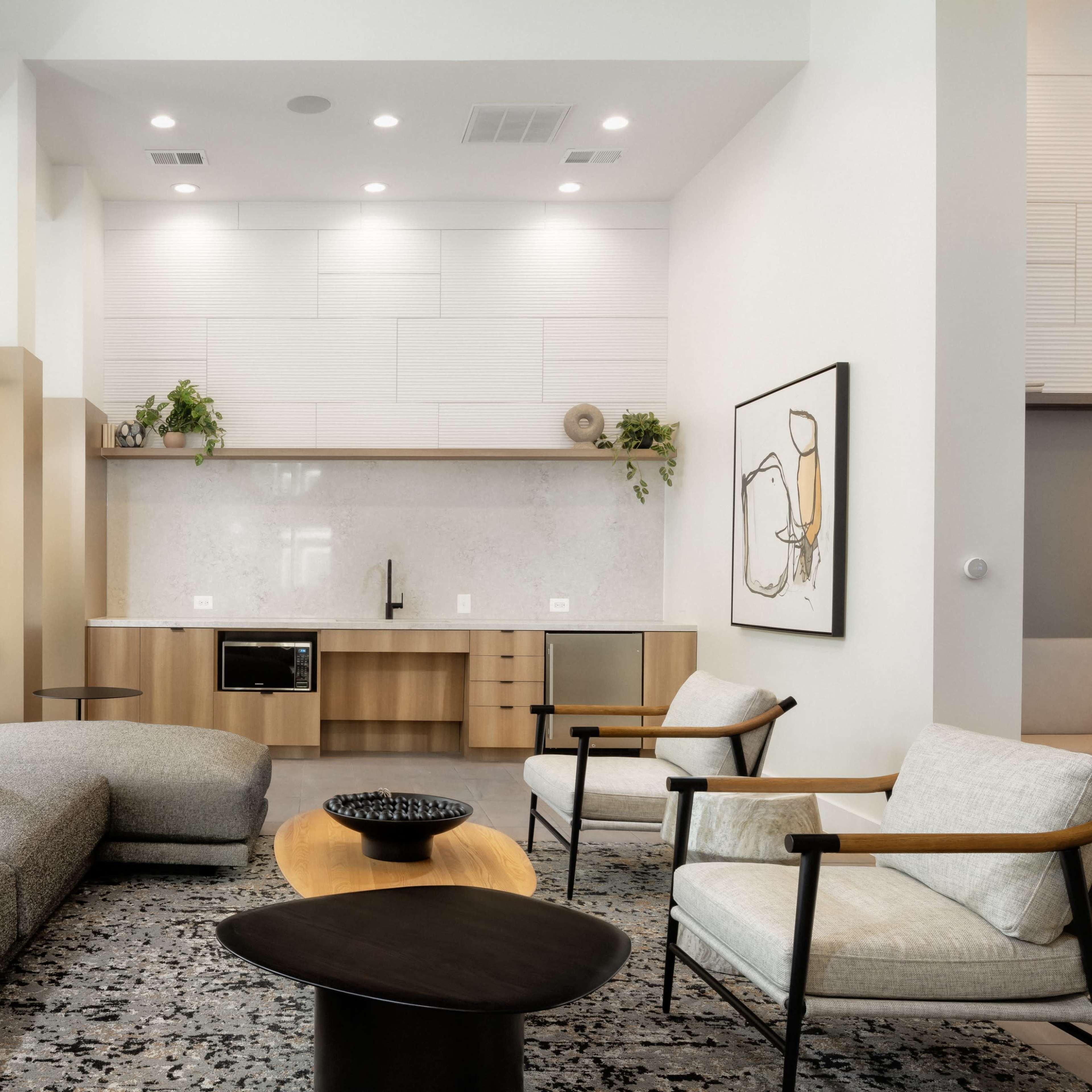 Upscale Lounge  Kitchenette Designed for Entertaining Image in Dorsey's Search, Columbia, MD