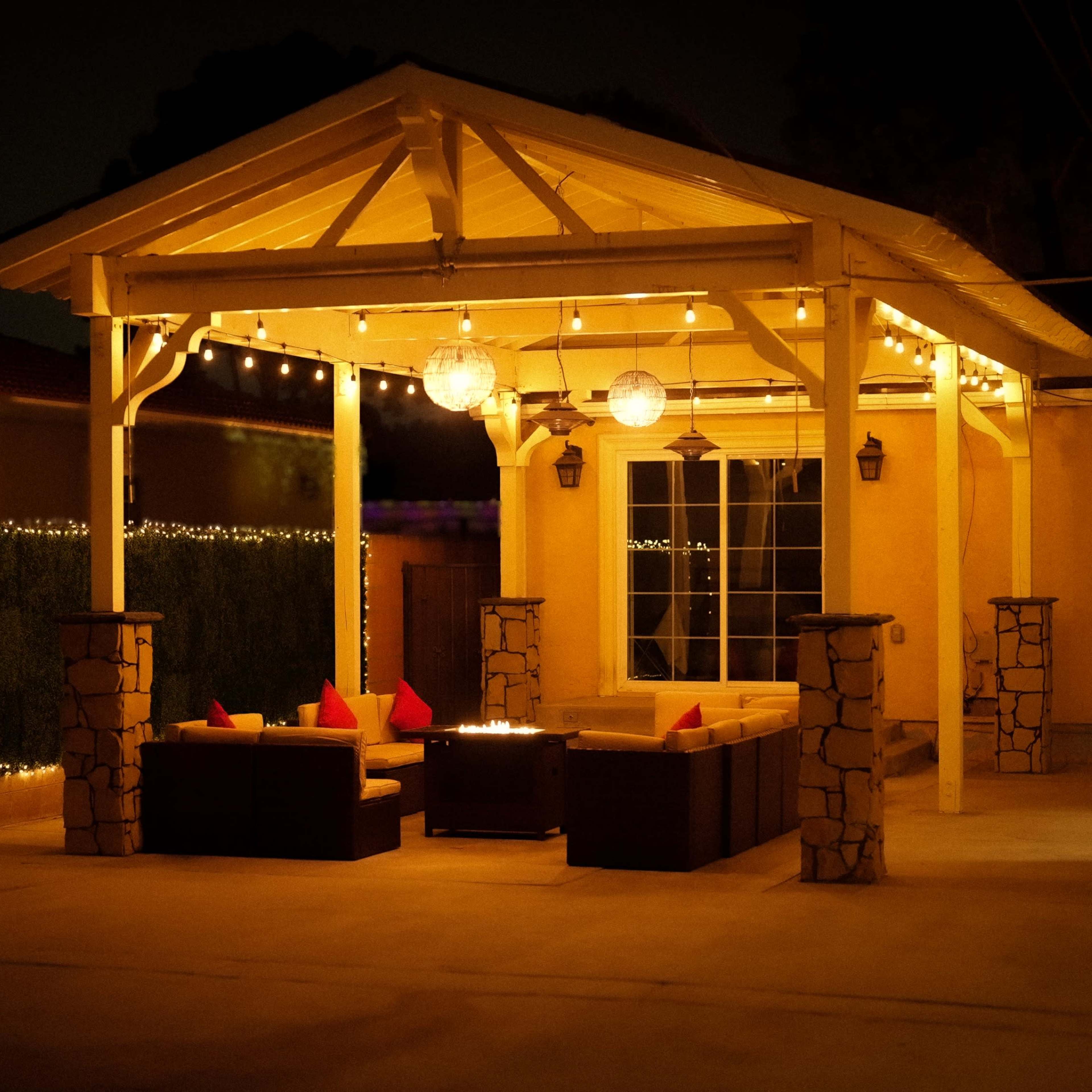 La Santa - Bright & Spacious Backyard Oasis Image in South Gate, South Gate, CA