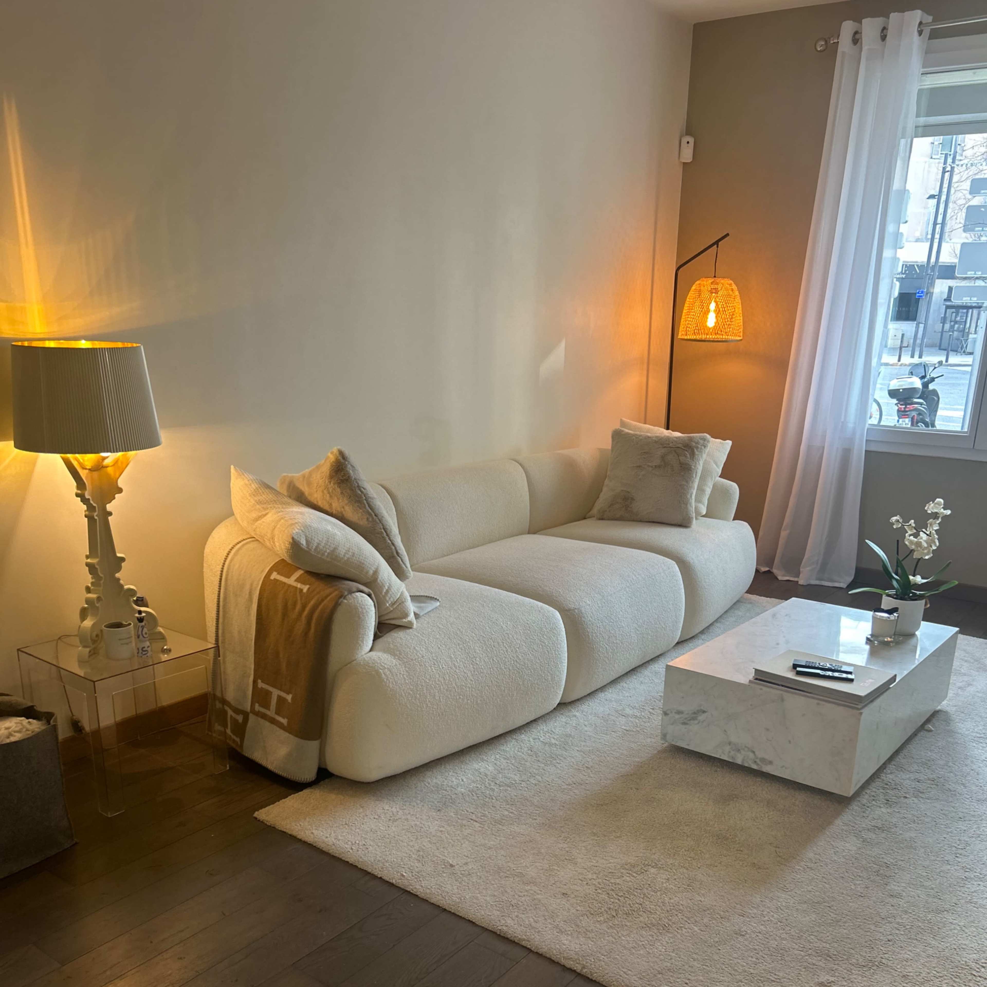 Appartement, rez-de-jardin, donnant sur la place du 4septembre Image dans Pharo, Marseille, Provence-Alpes-Côte d'Azur