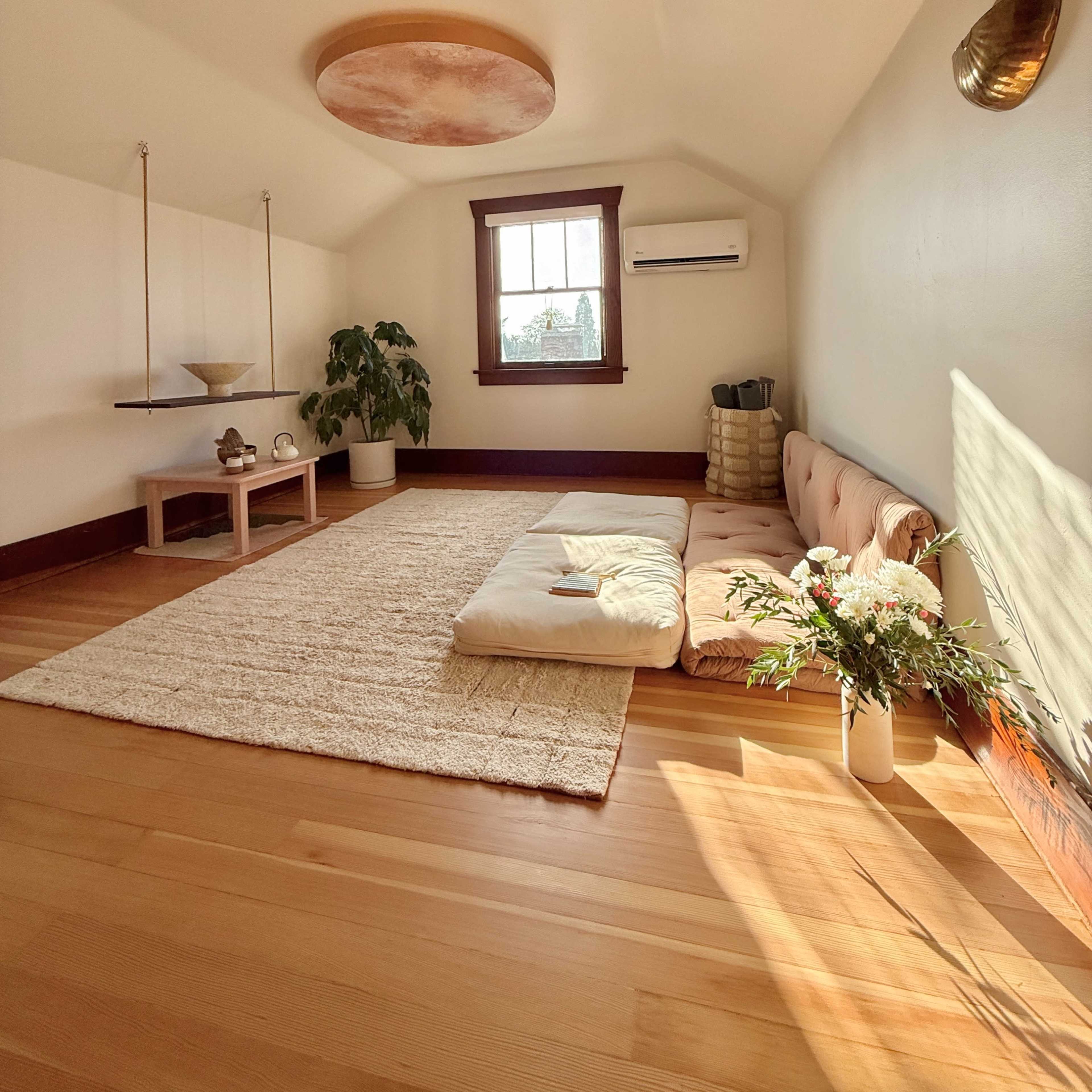 Tranquil Spa Retreat in Portland with Sauna & Soaking Tub Image in Portland, Portland, OR