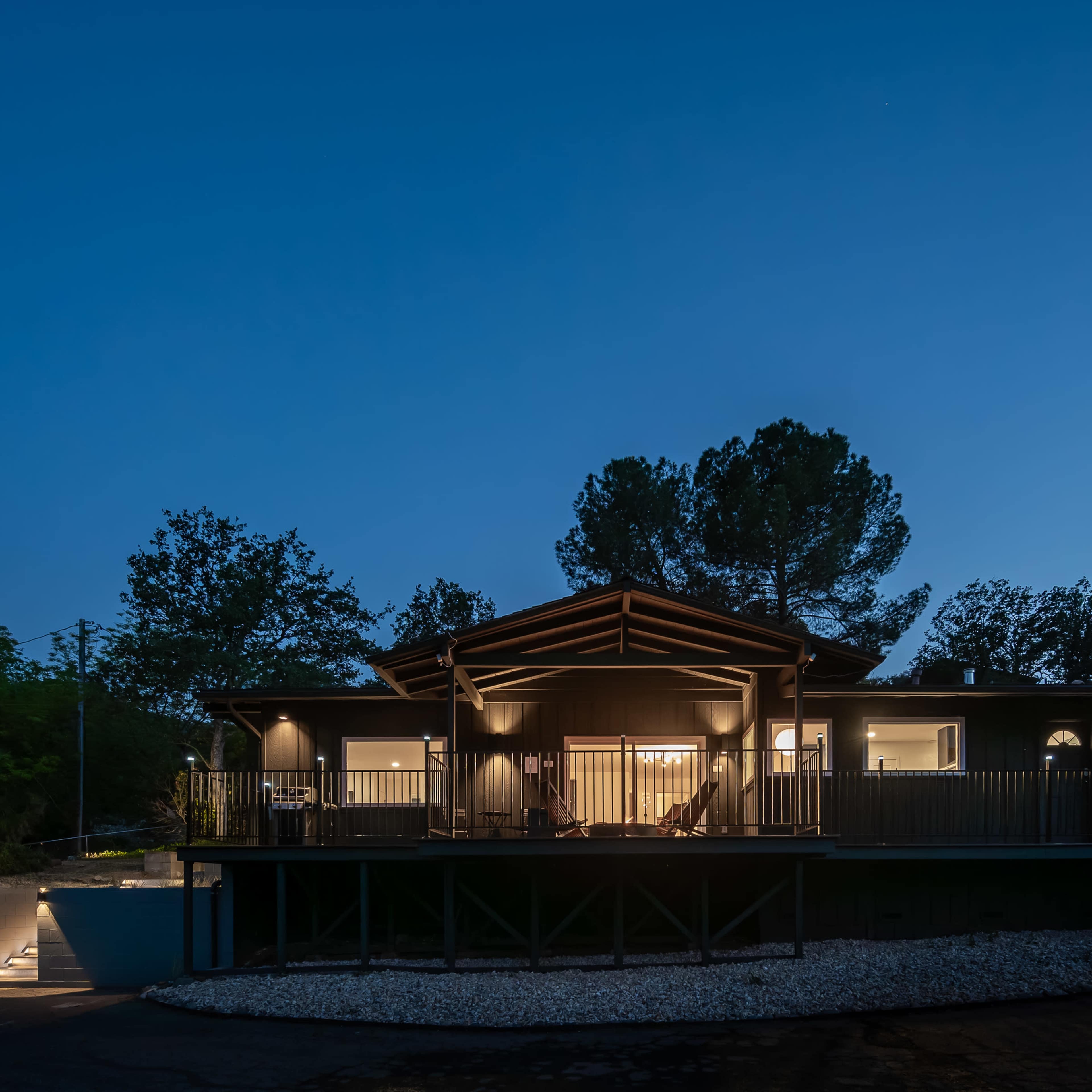 Sierra Skyline: A Stunning Event & Retreat Space with Unmatched Views Image in Three Rivers, Three Rivers, CA