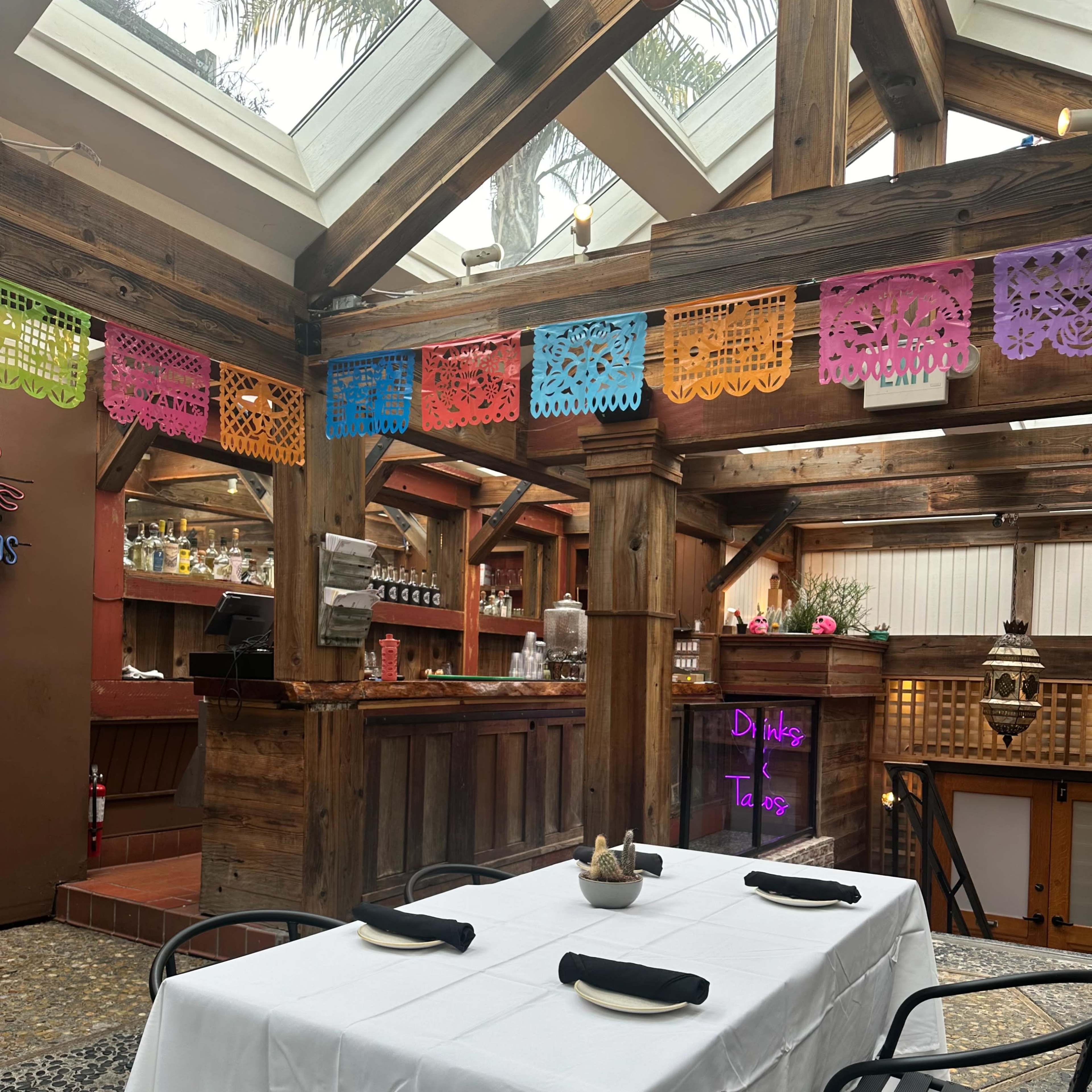 Elevated Rustic Indoor Patio Image in Union Street, San Francisco, CA