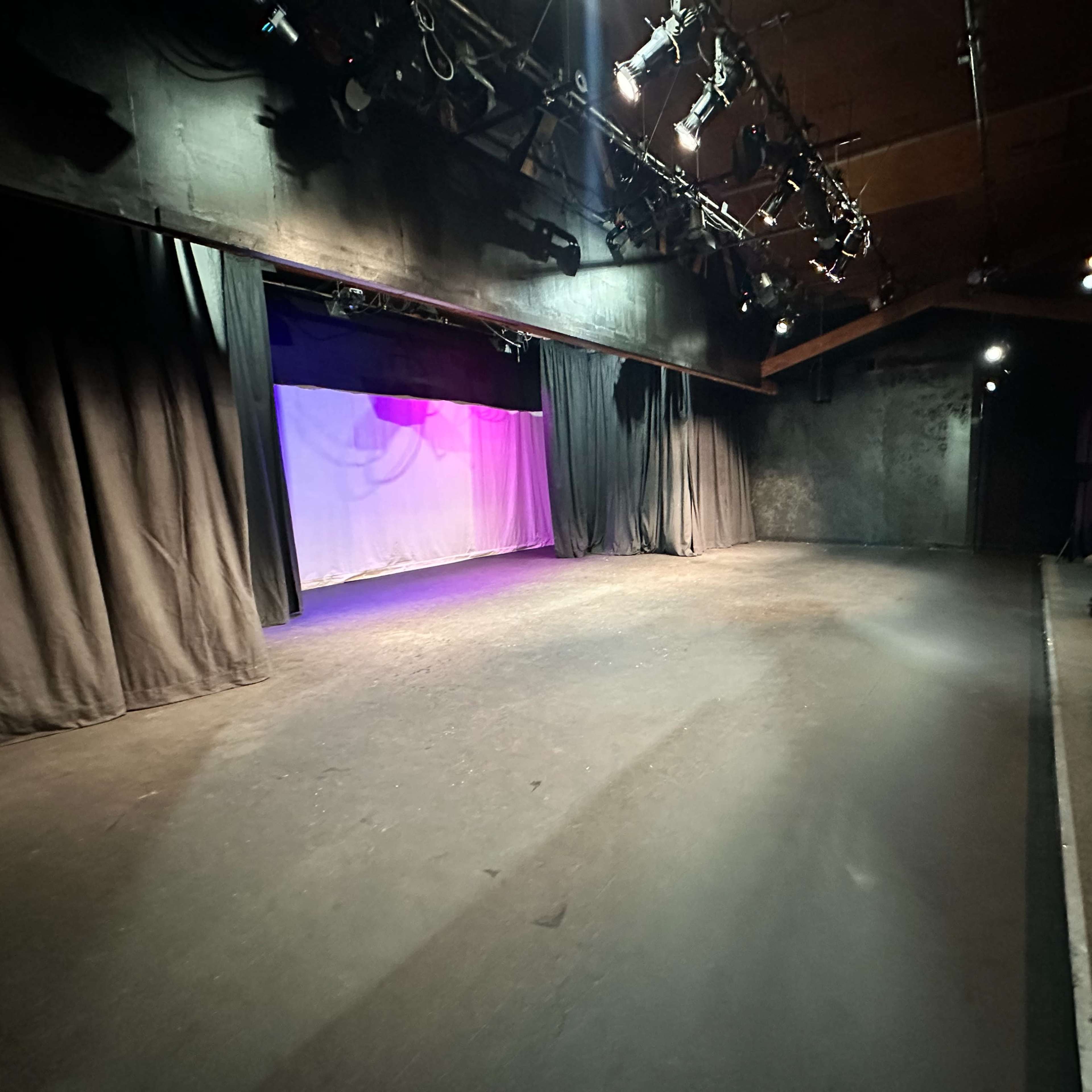 Charming East Hollywood Intimate Theater with Bow and Truss Ceiling Image in Los Feliz, Los Angeles, CA