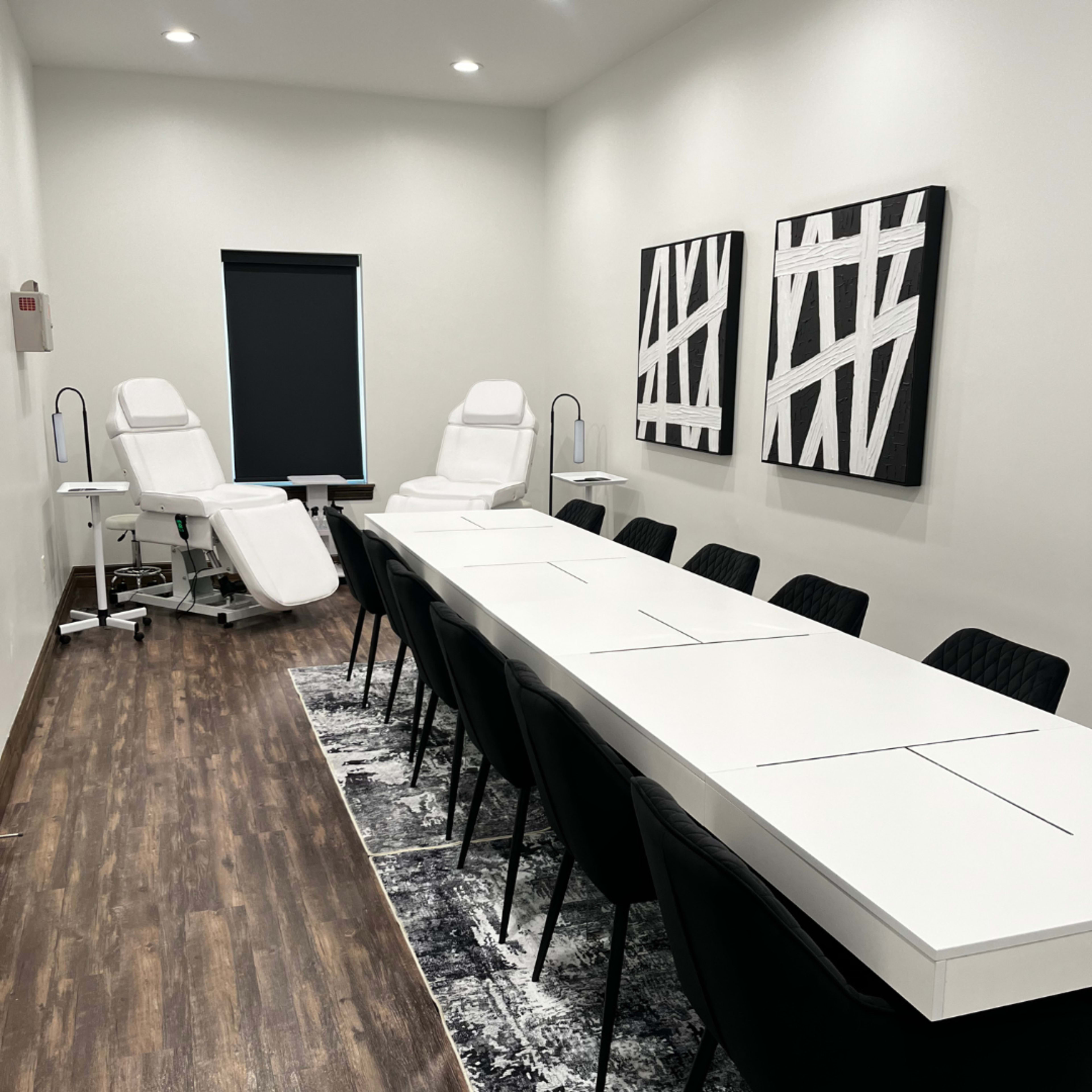 Professional Event Venue with Classrooms, Spa Beds, and Conference Amenities Image in Interchange Business Park, Round Rock, TX