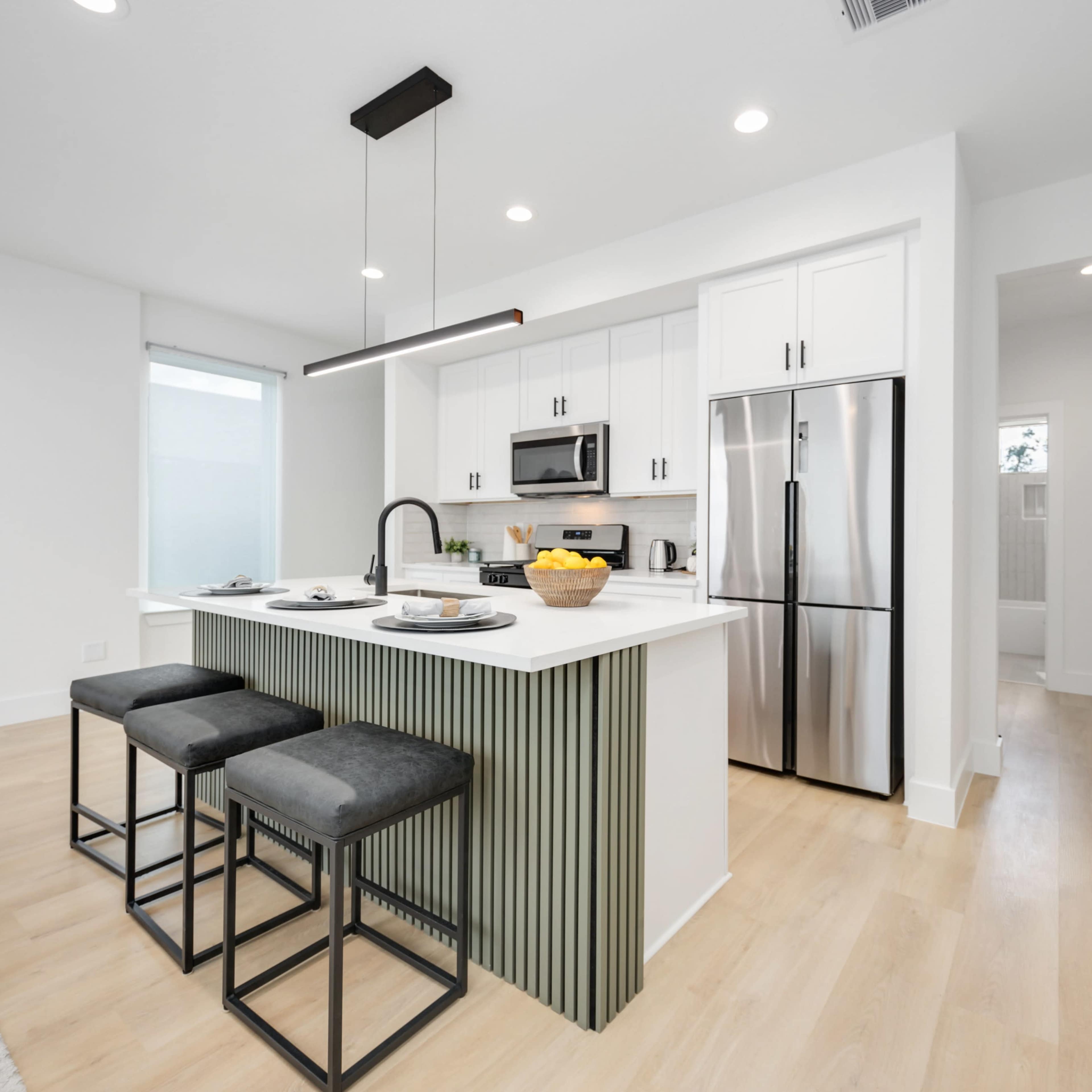 SageSpace Downtown 3b3b Townhouse w/Backyard | Downtown Near East River 9 and Minute Maid Image in Greater Fifth Ward, Houston, TX