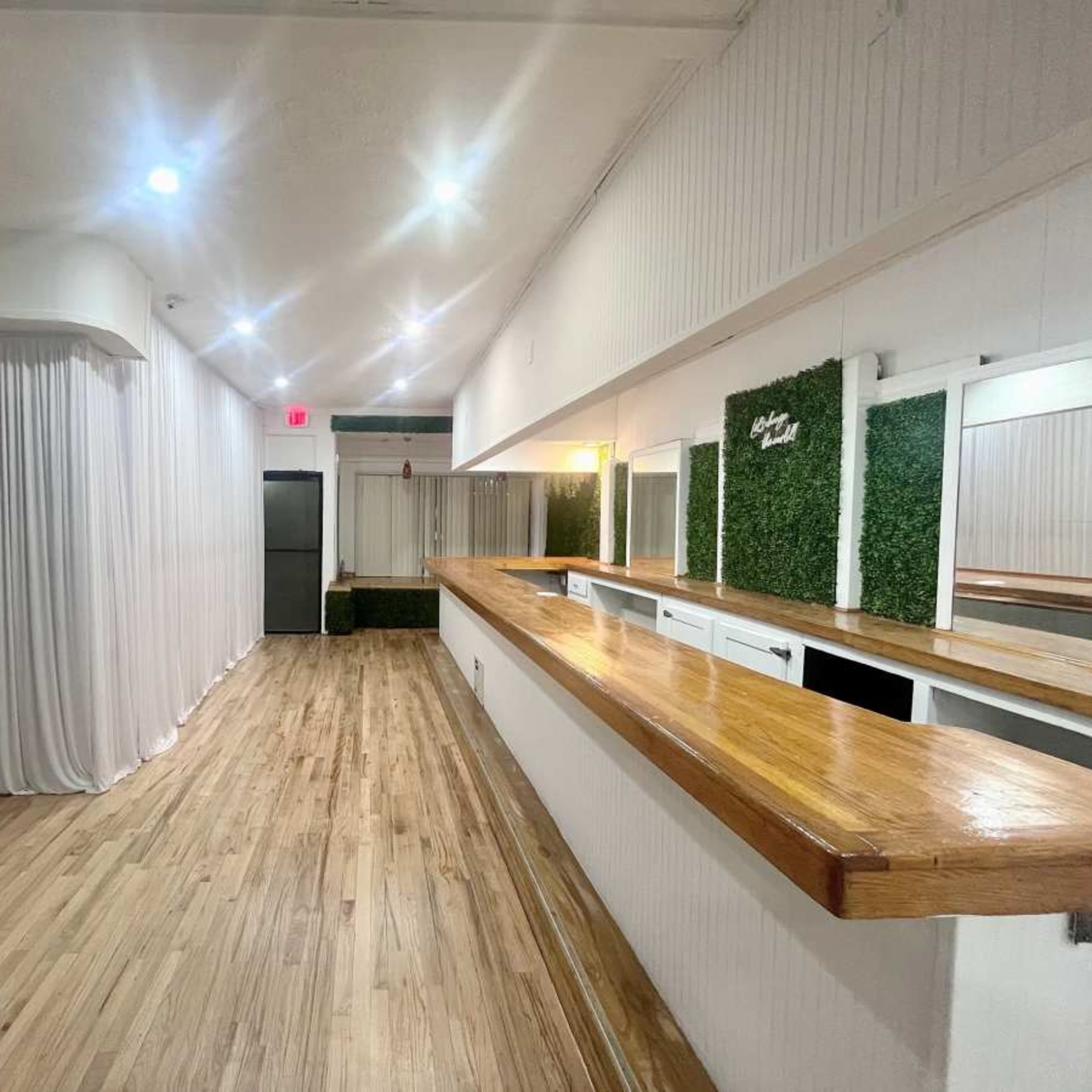 Serene Garden-Themed Event Space with Full Bar and Versatile Amenities Image in Hempstead, Elmont, NY