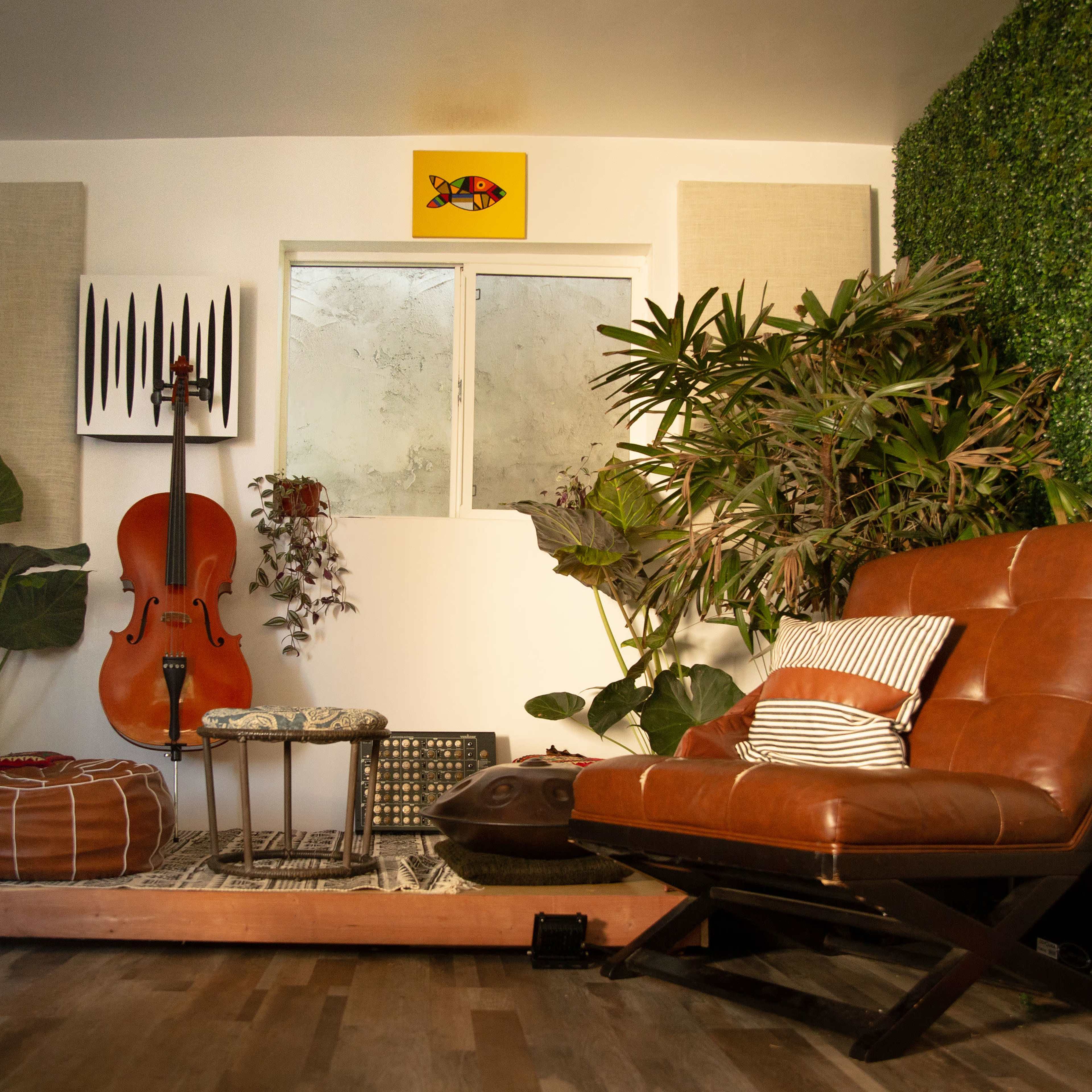 The Oasis: Creative Recording Studio Image in Hyde Park, Los Angeles, CA