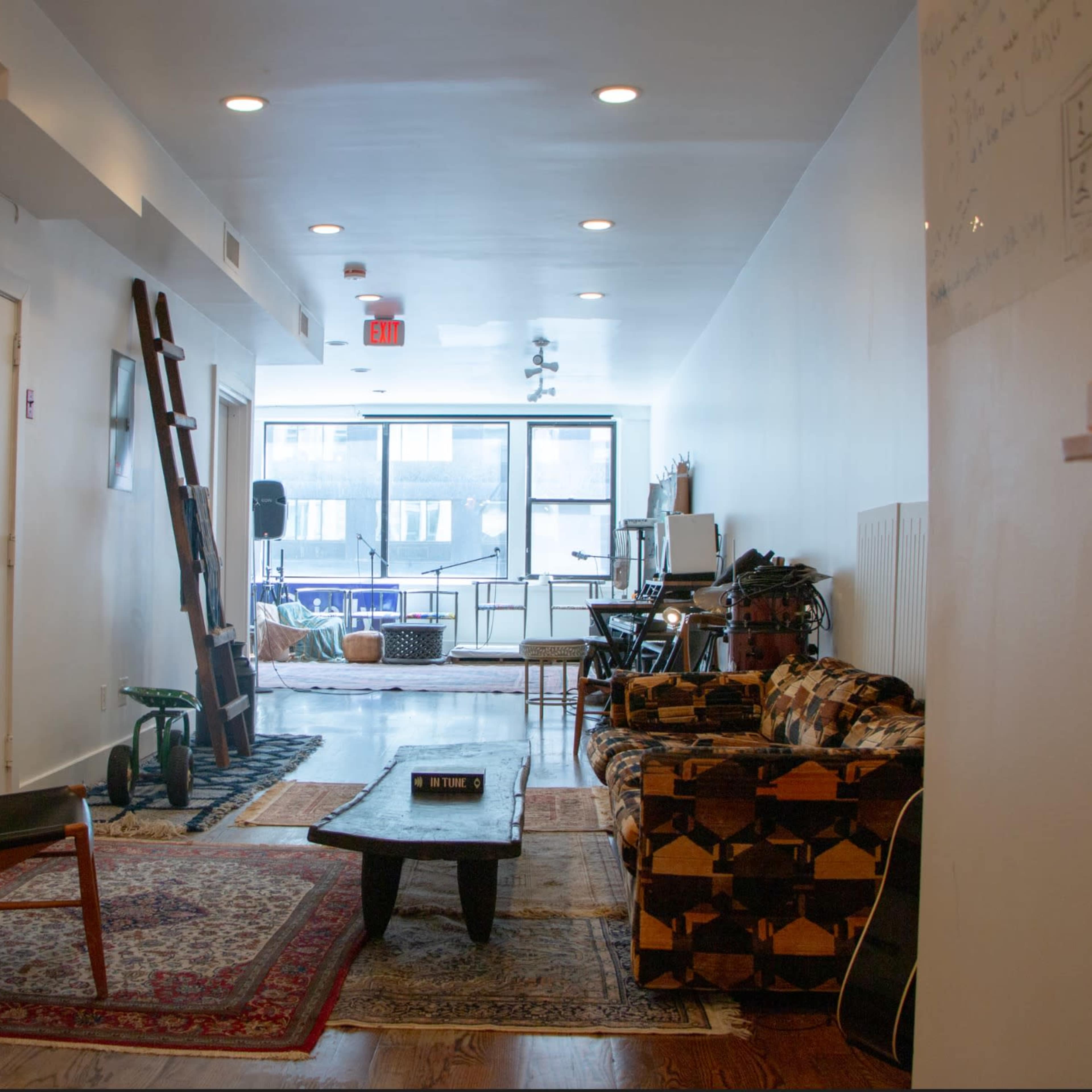 Large Beautiful Loft for Photoshoots, Film/ Audio Production, Offisites & Events Image in Midtown Manhattan, New York, NY