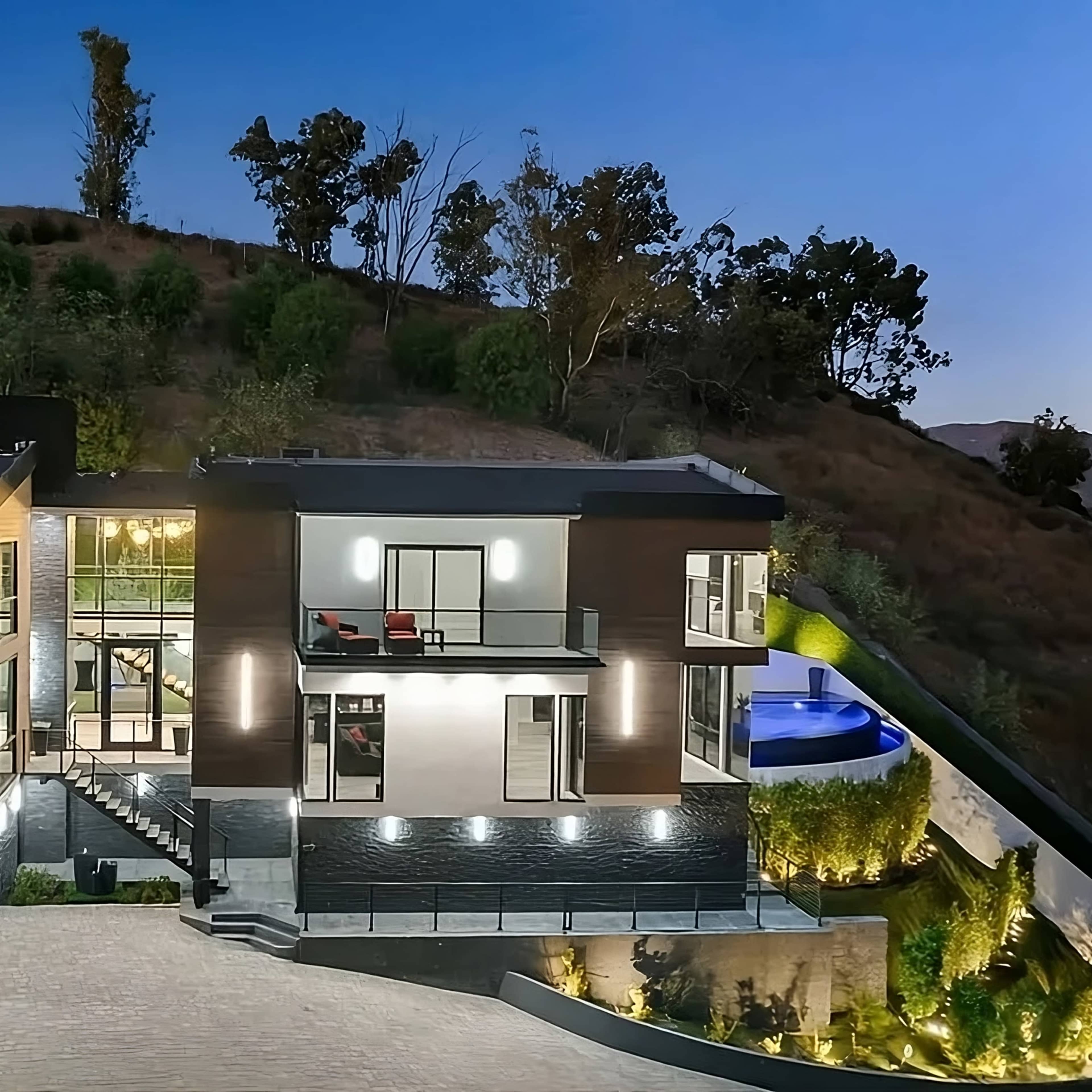 Sky Loft: Luxe Space w/ City Vibes & Infinity Edge Image in Granada Hills, Los Angeles, CA